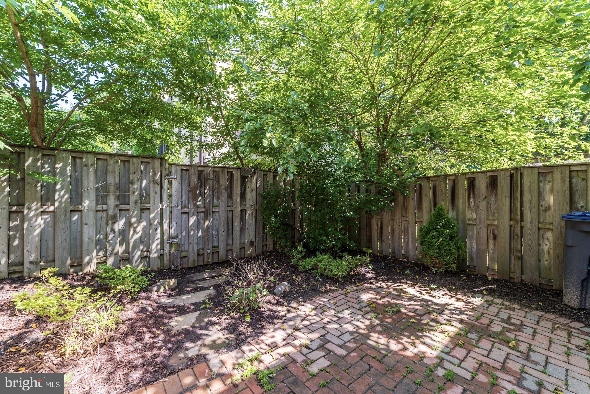 BURKE CENTRE - Residential