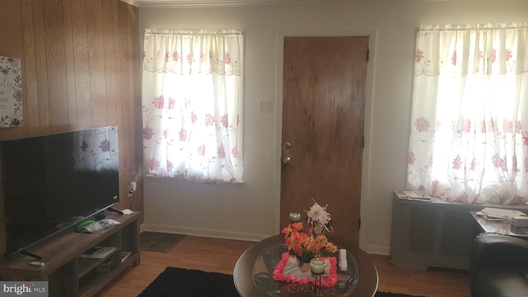 1939 WOODVALE AVENUE