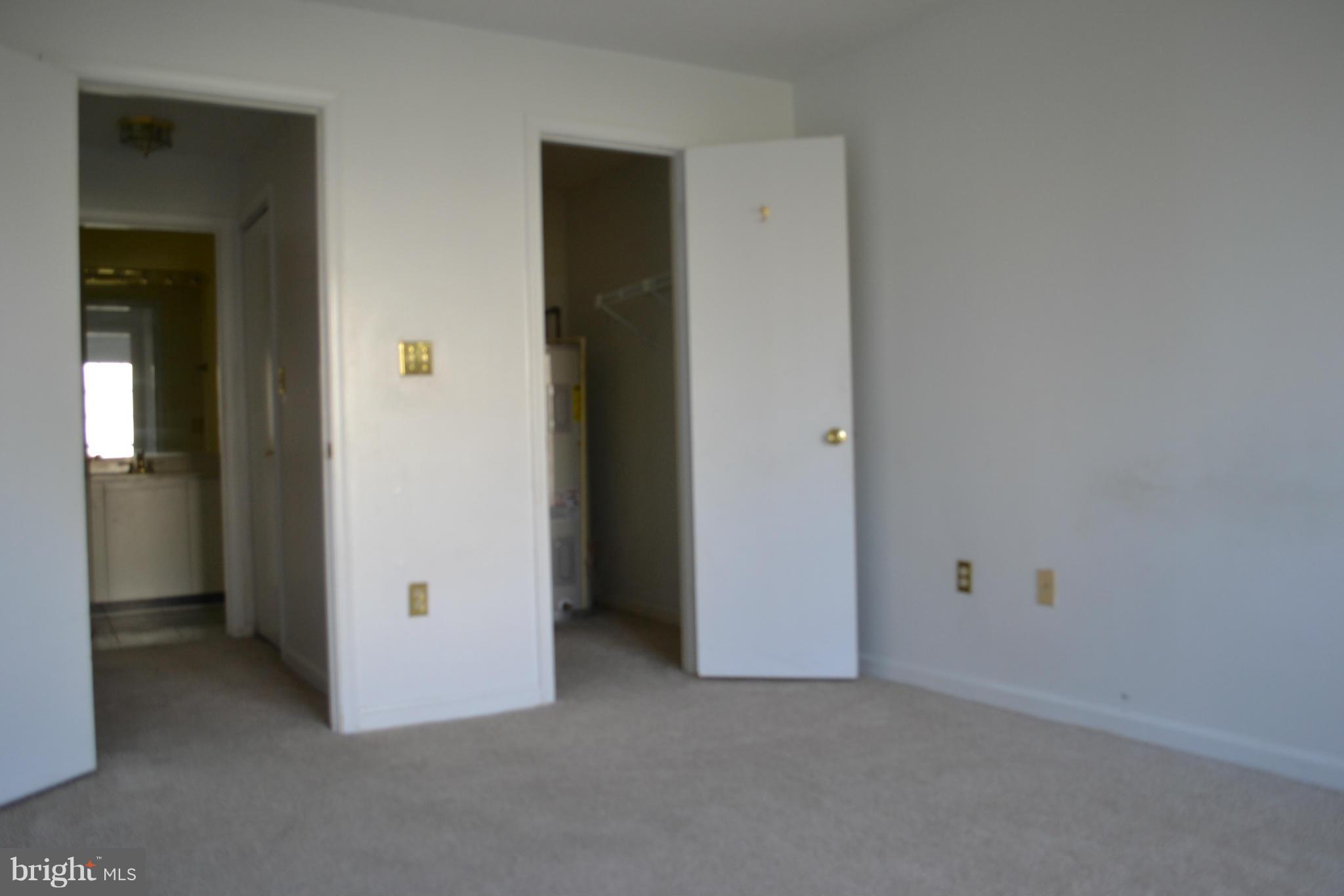 VICTORIA CROSSINGS AT MANCHESTER LAKES - Residential