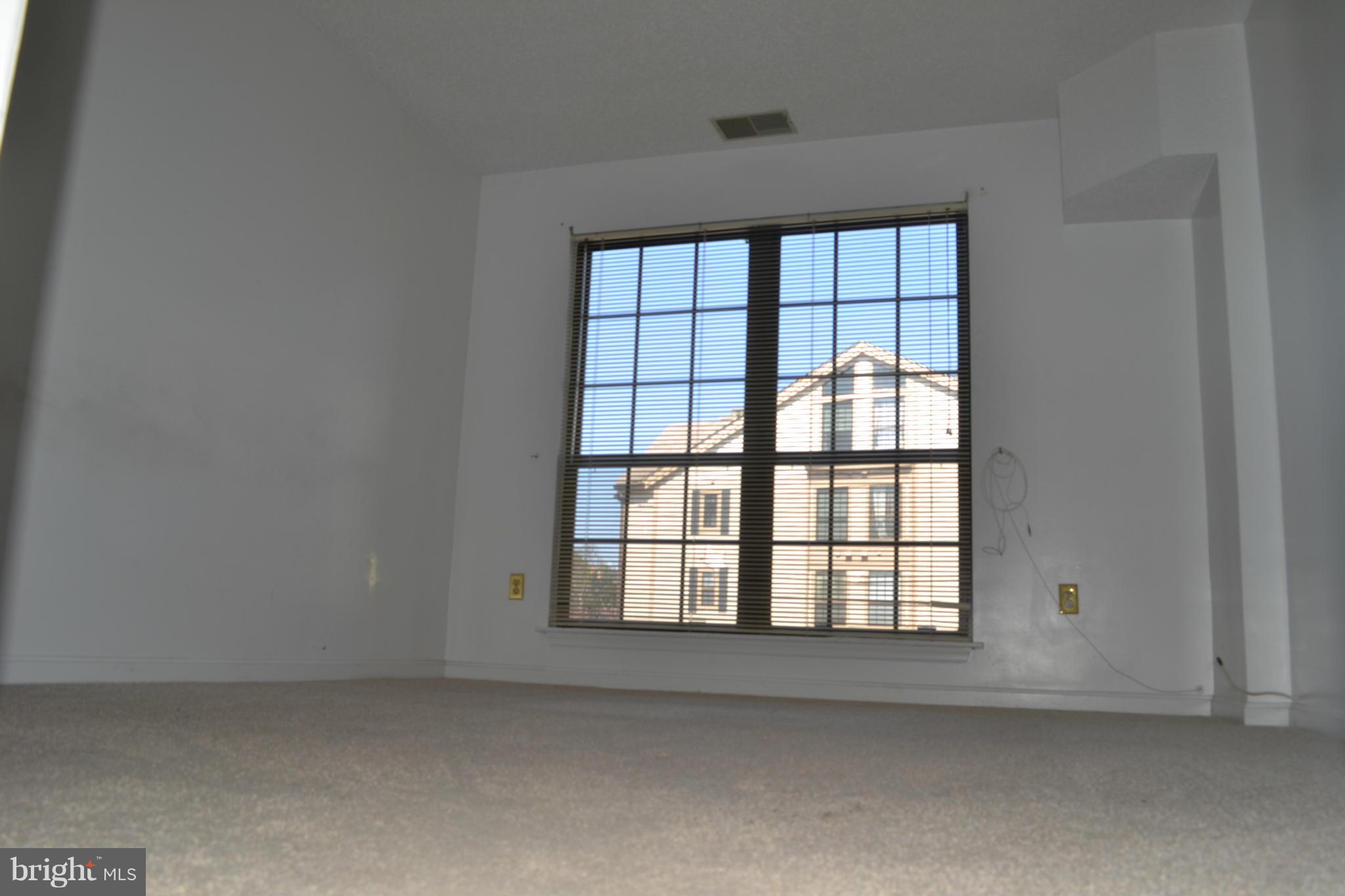 VICTORIA CROSSINGS AT MANCHESTER LAKES - Residential