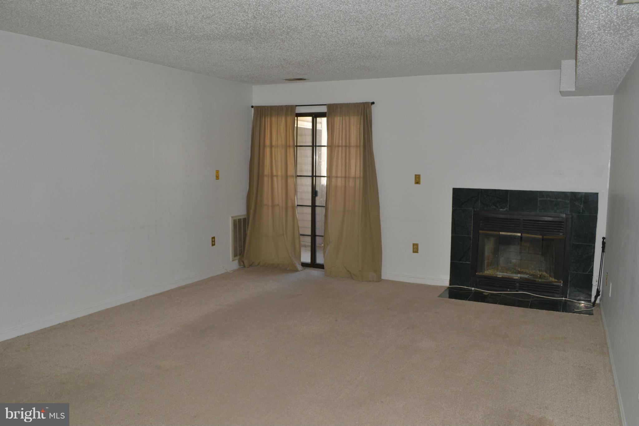 VICTORIA CROSSINGS AT MANCHESTER LAKES - Residential