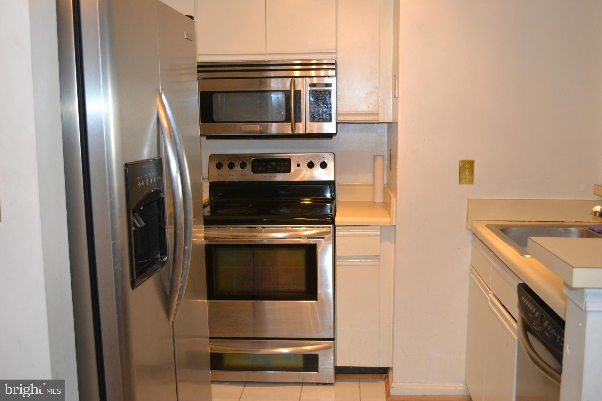 VICTORIA CROSSINGS AT MANCHESTER LAKES - Residential