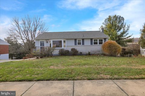Photo of 72 Mountain Boulevard, WERNERSVILLE, PA 19565 (MLS # PABK2065992)