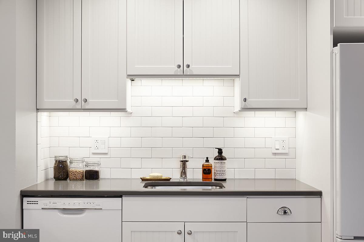 CENTER CITY - Residential Lease