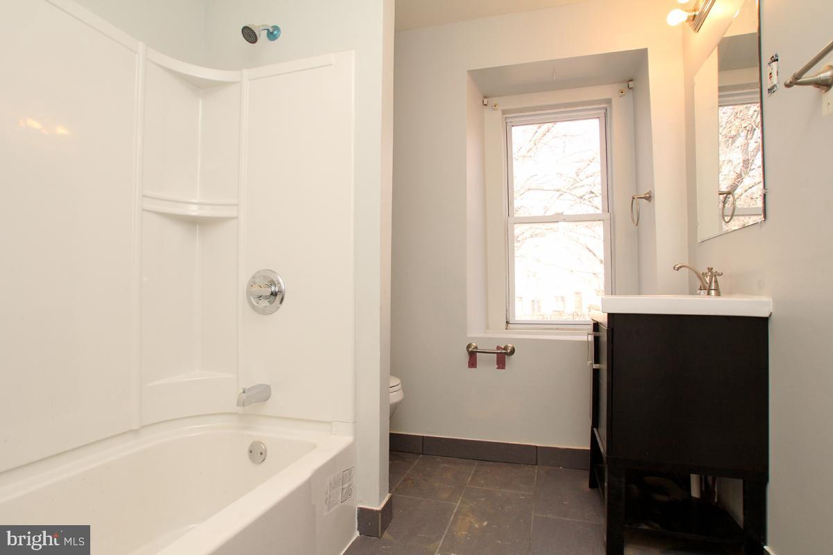 MANAYUNK - Residential Lease