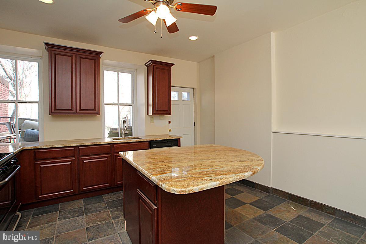 MANAYUNK - Residential Lease