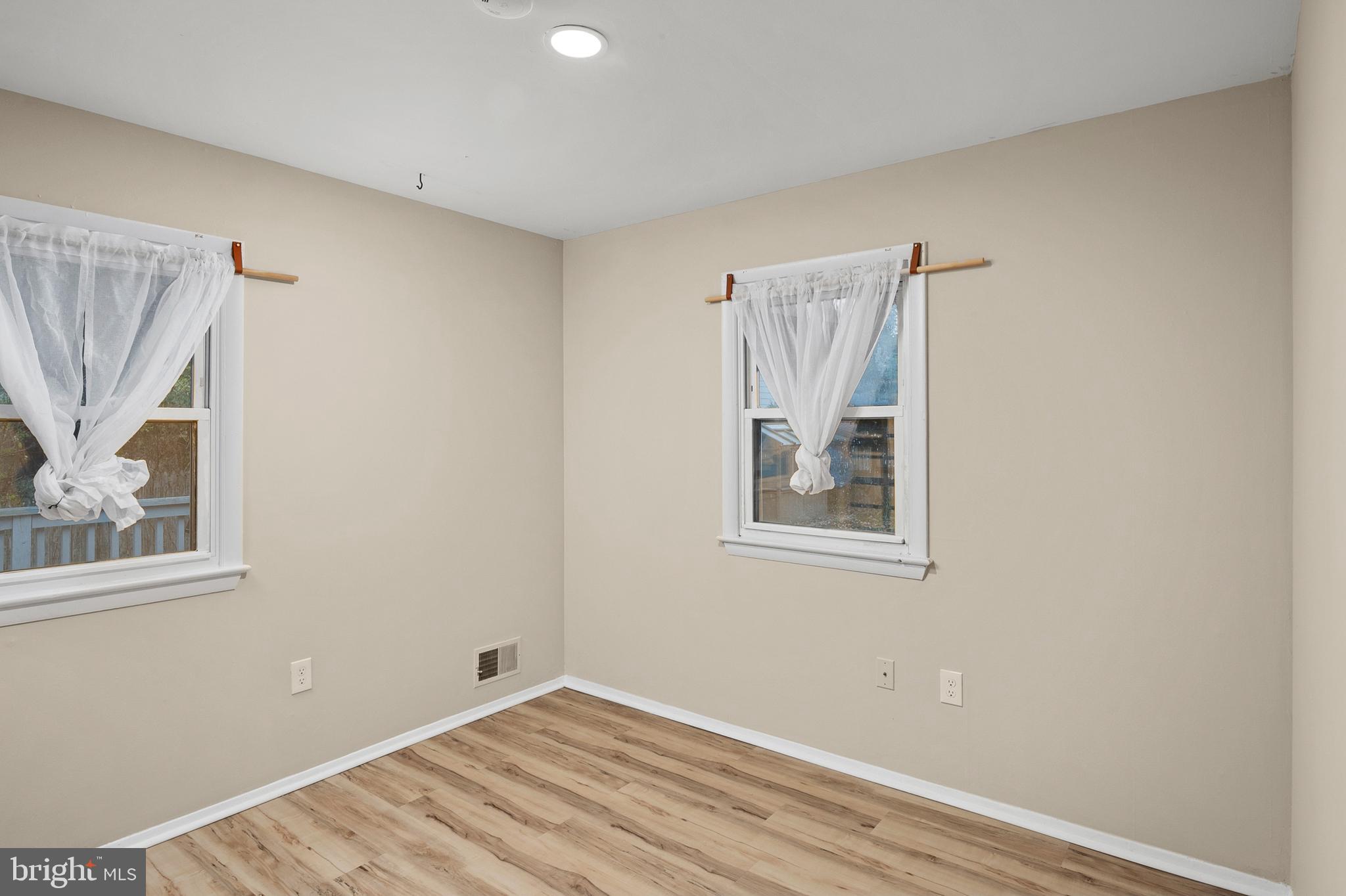 CEDARHURST - Residential