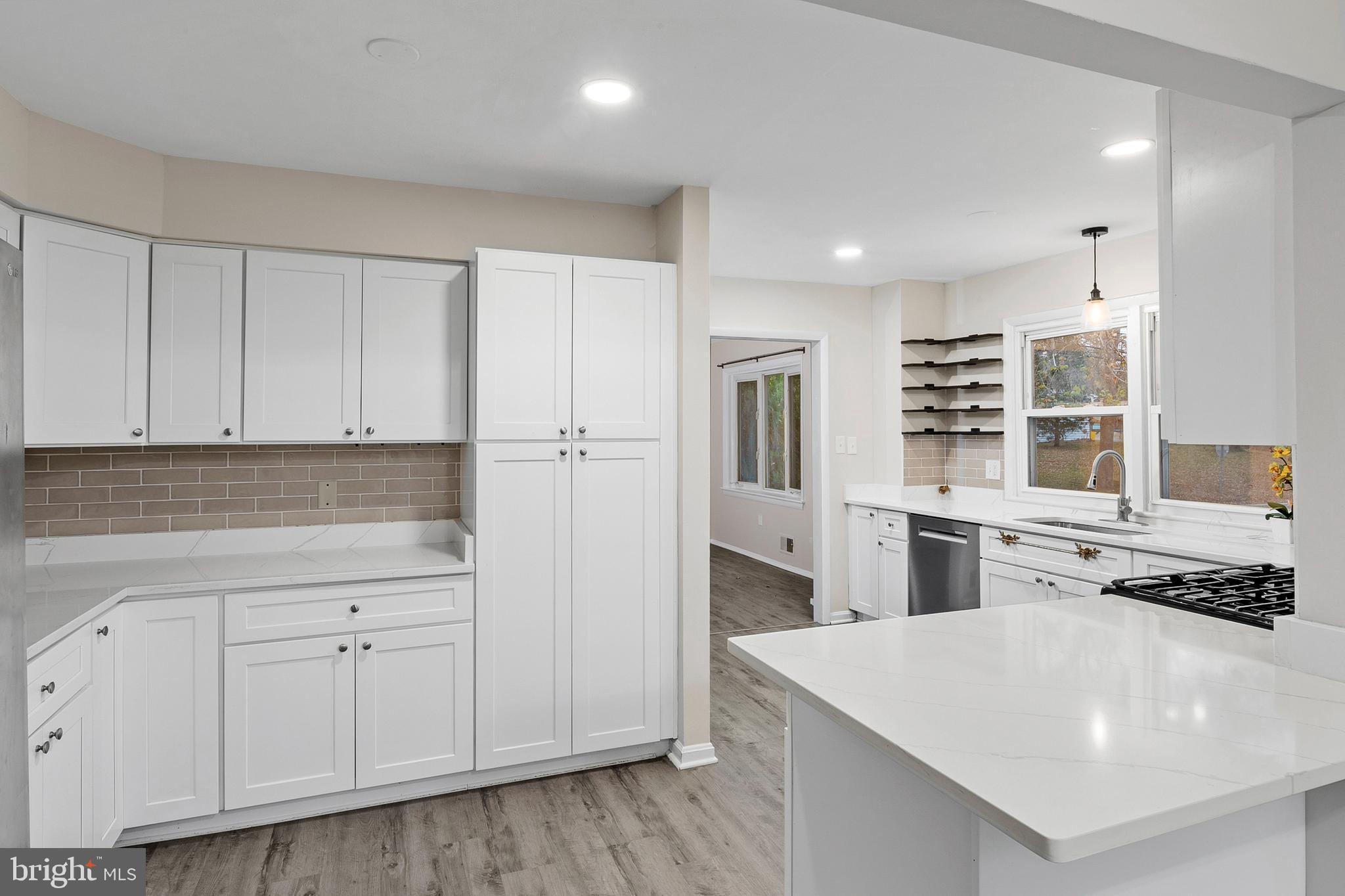 CEDARHURST - Residential