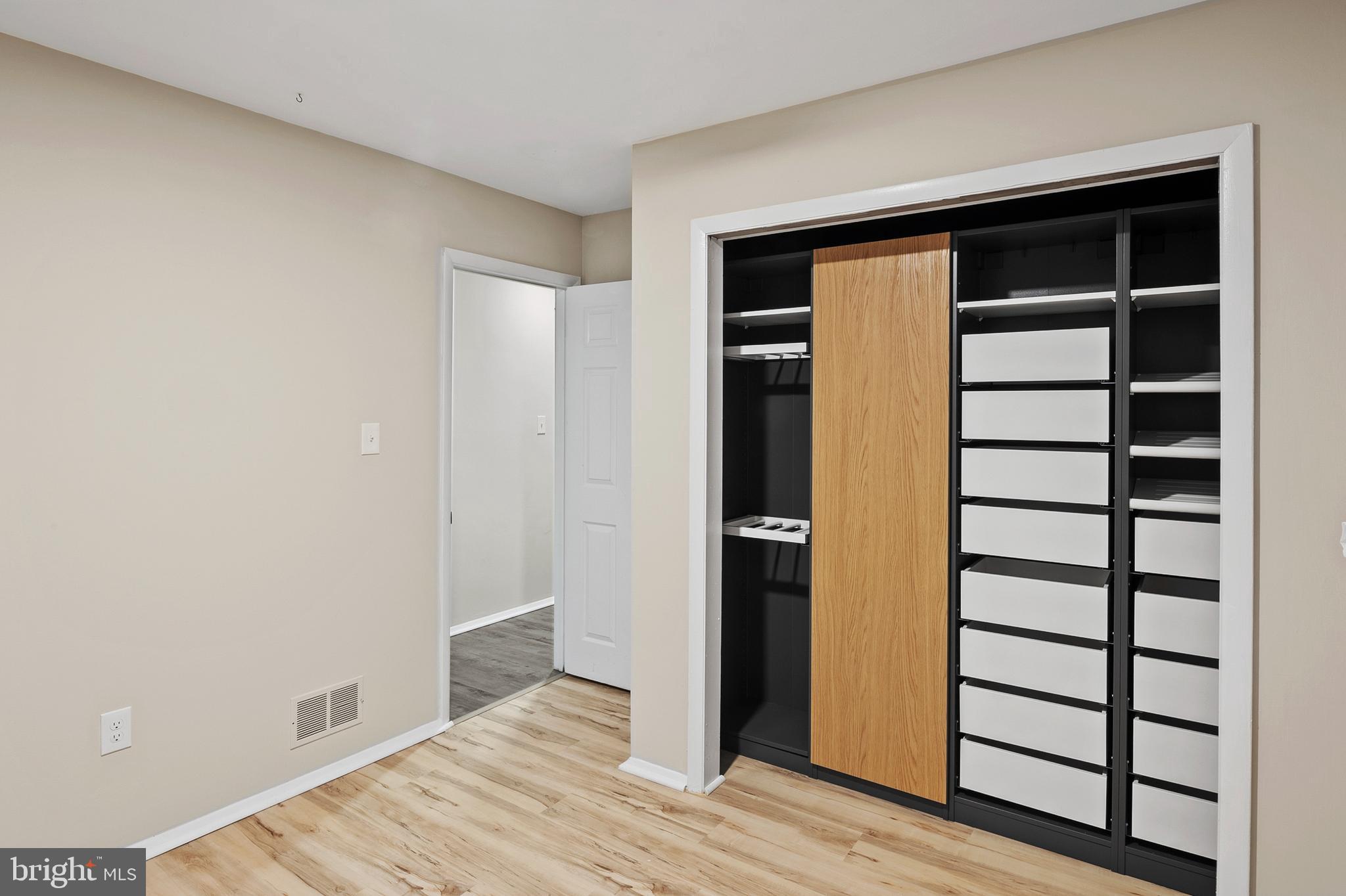 CEDARHURST - Residential