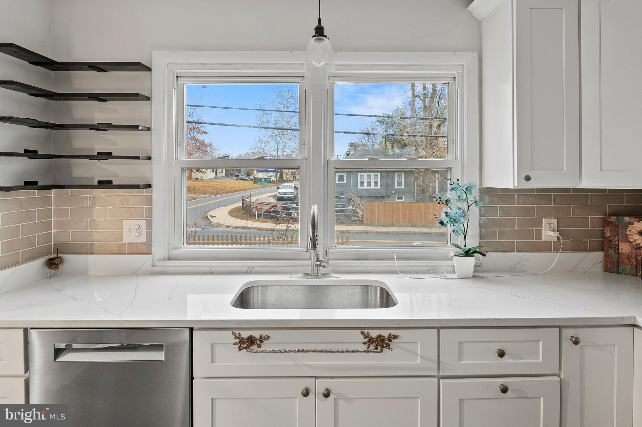 CEDARHURST - Residential