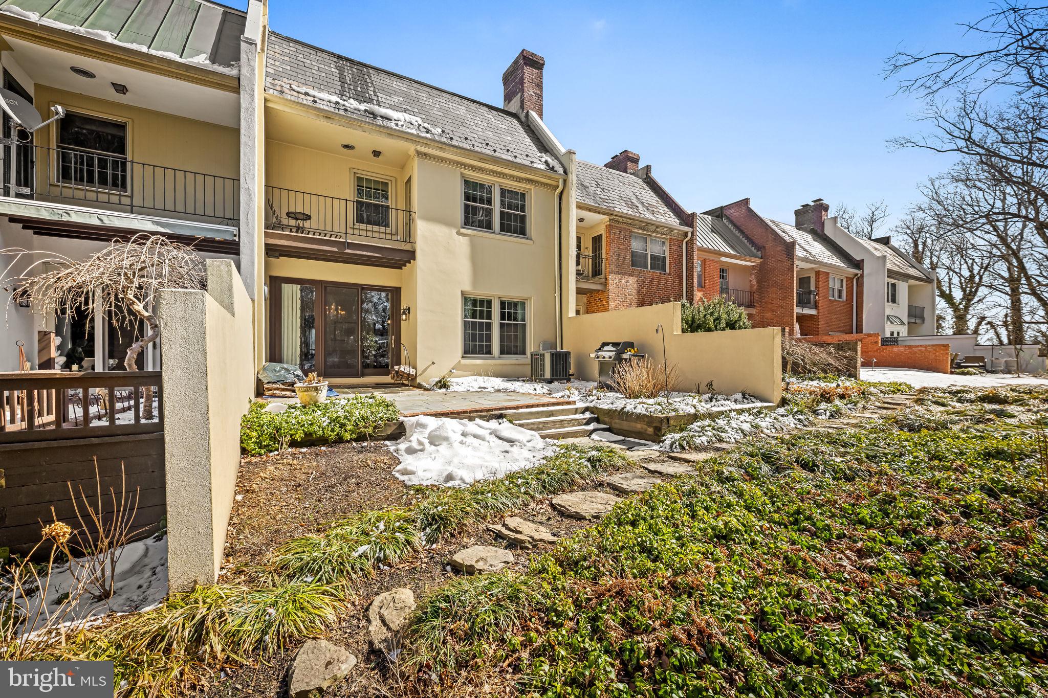 THORNTON WOOD - Residential