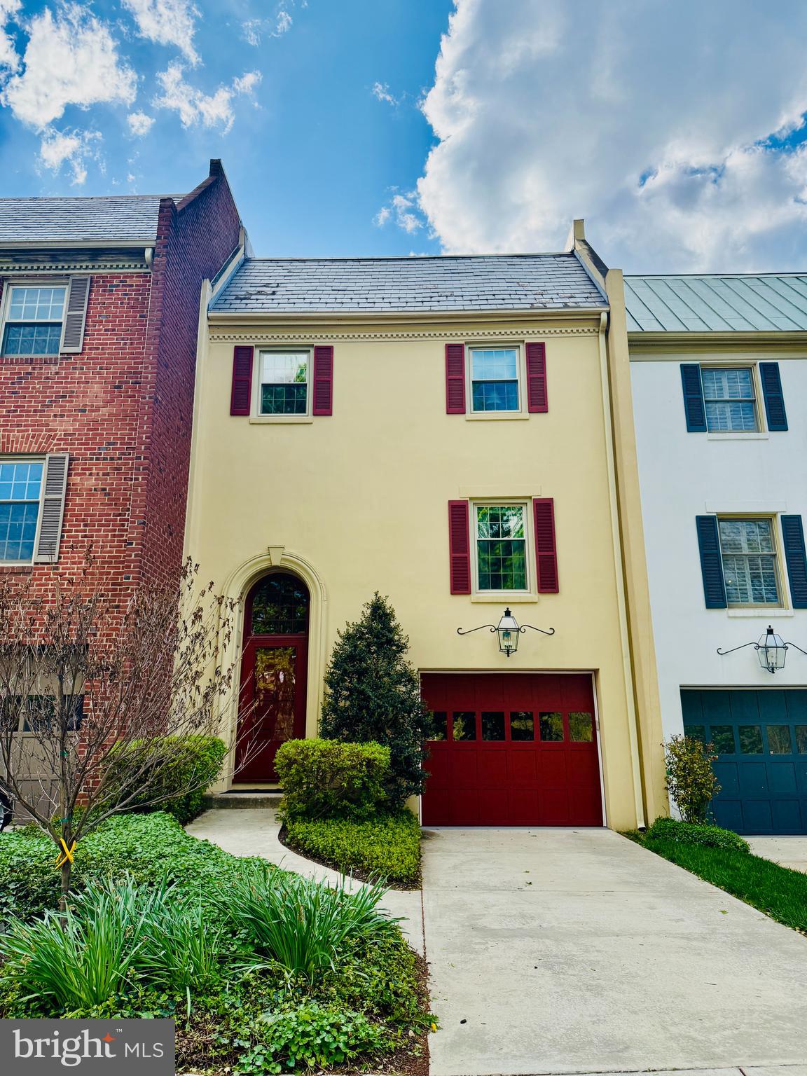 THORNTON WOOD - Residential