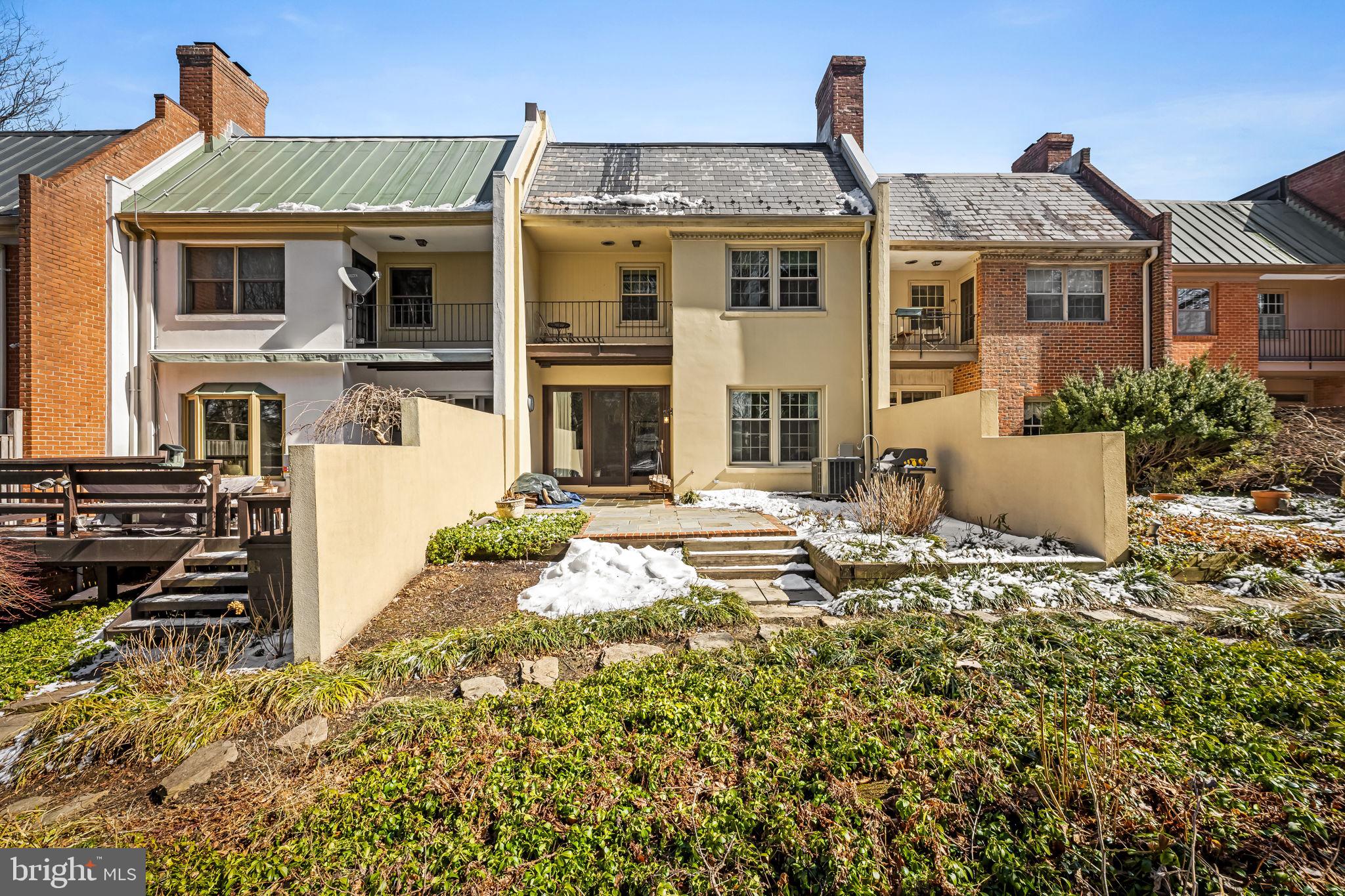 THORNTON WOOD - Residential