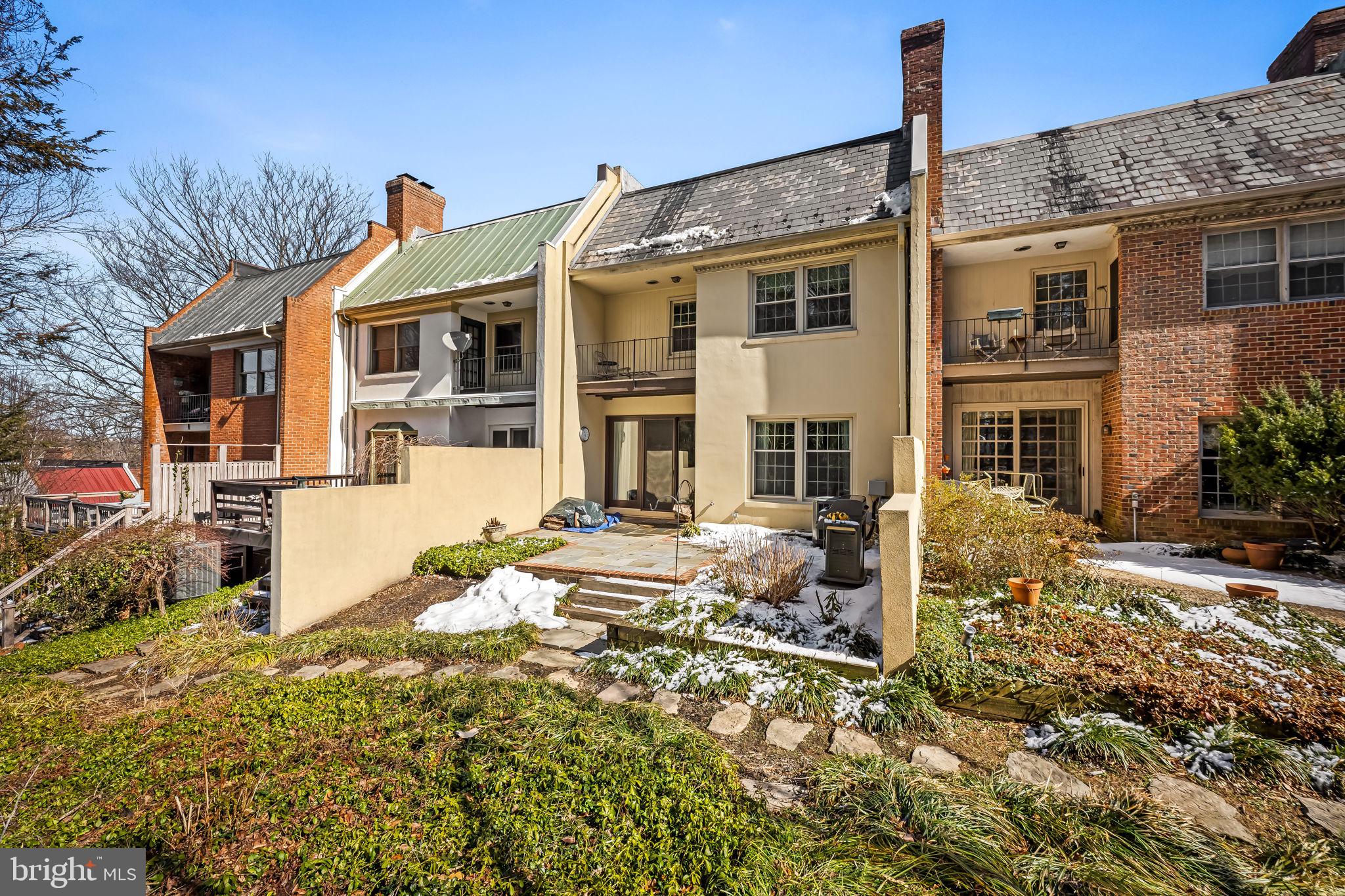 THORNTON WOOD - Residential