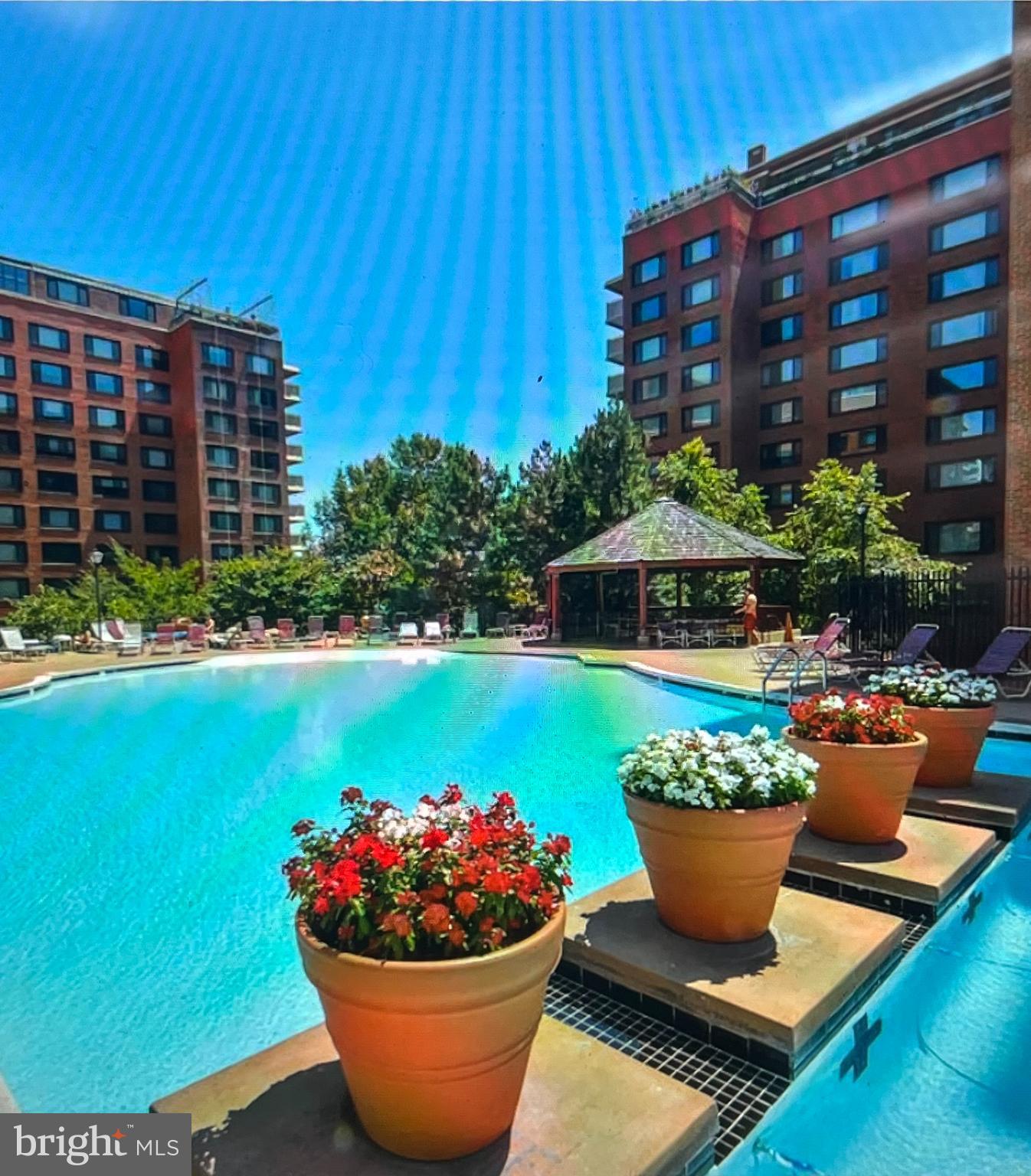 ROSSLYN - Residential