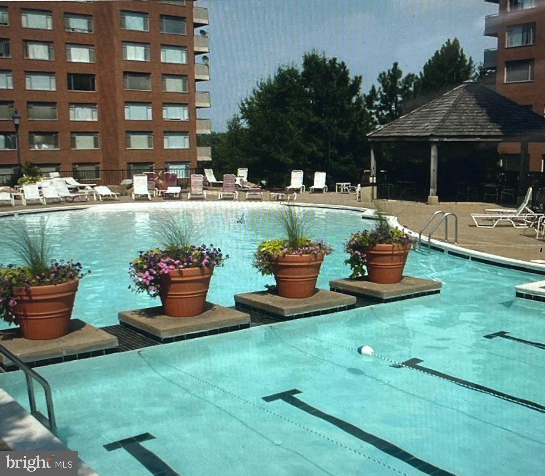 ROSSLYN - Residential