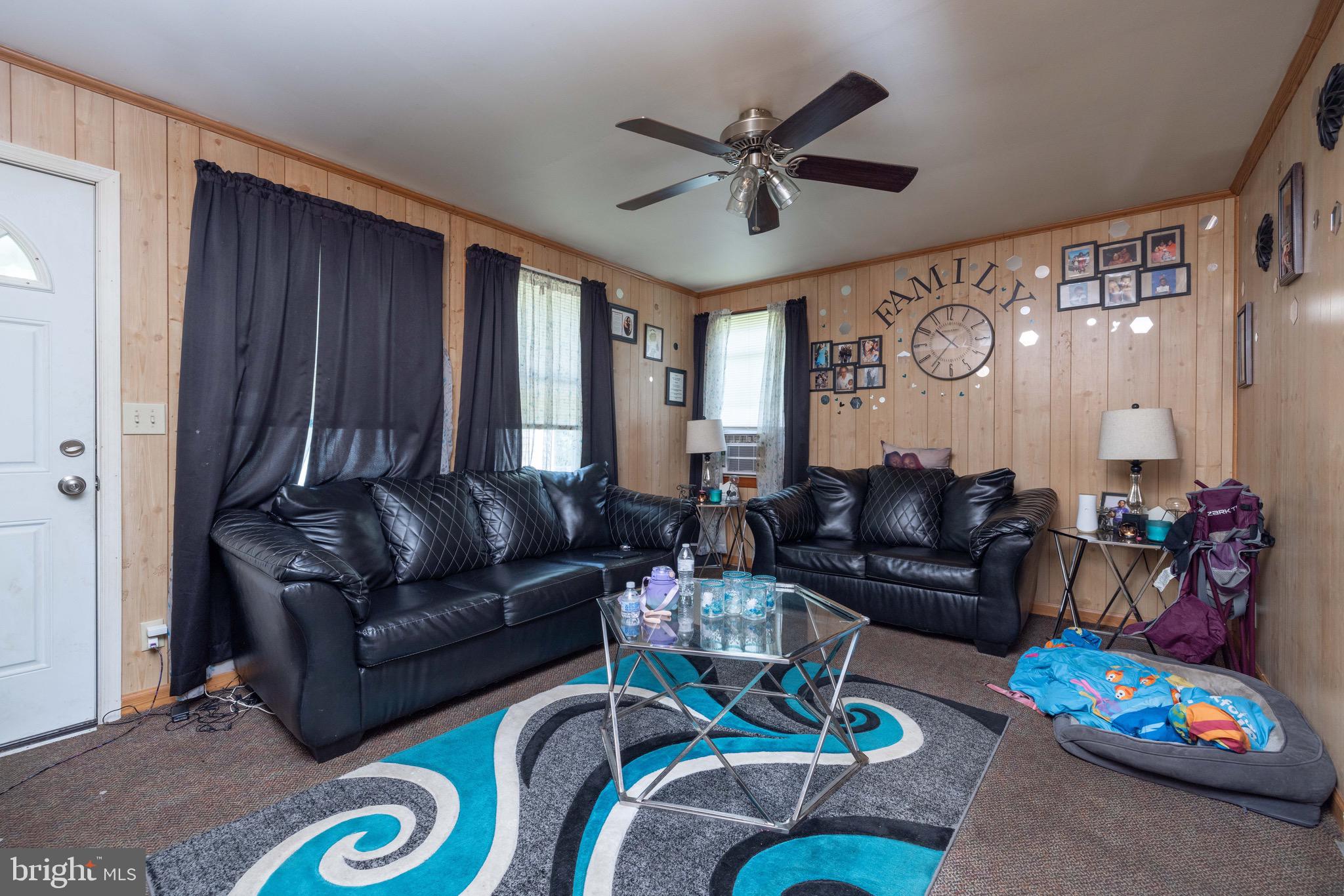 HOLLINGSWORTH MANOR - Residential