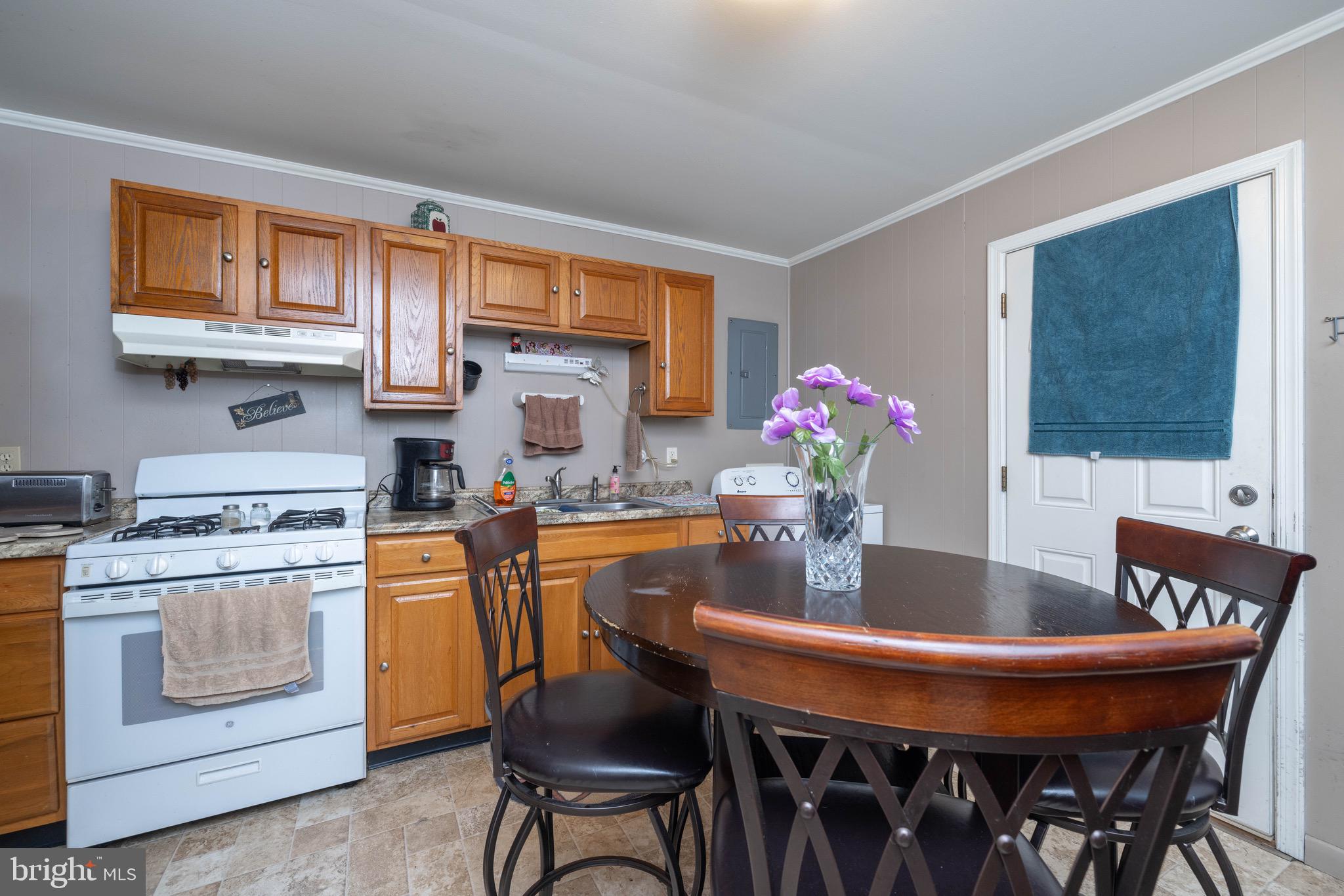 HOLLINGSWORTH MANOR - Residential