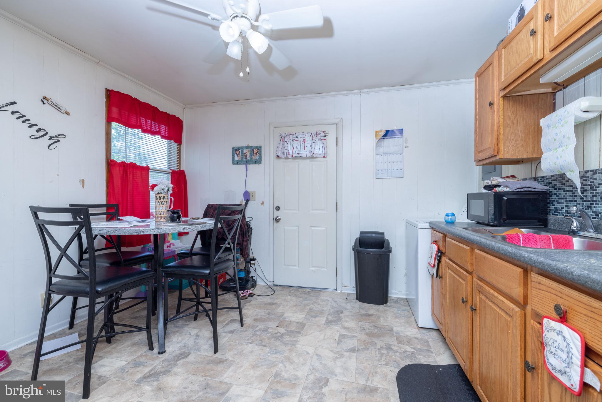 HOLLINGSWORTH MANOR - Residential