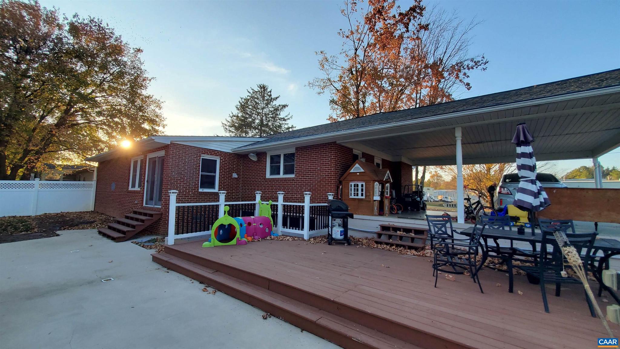 138 TINKLING SPRINGS RD