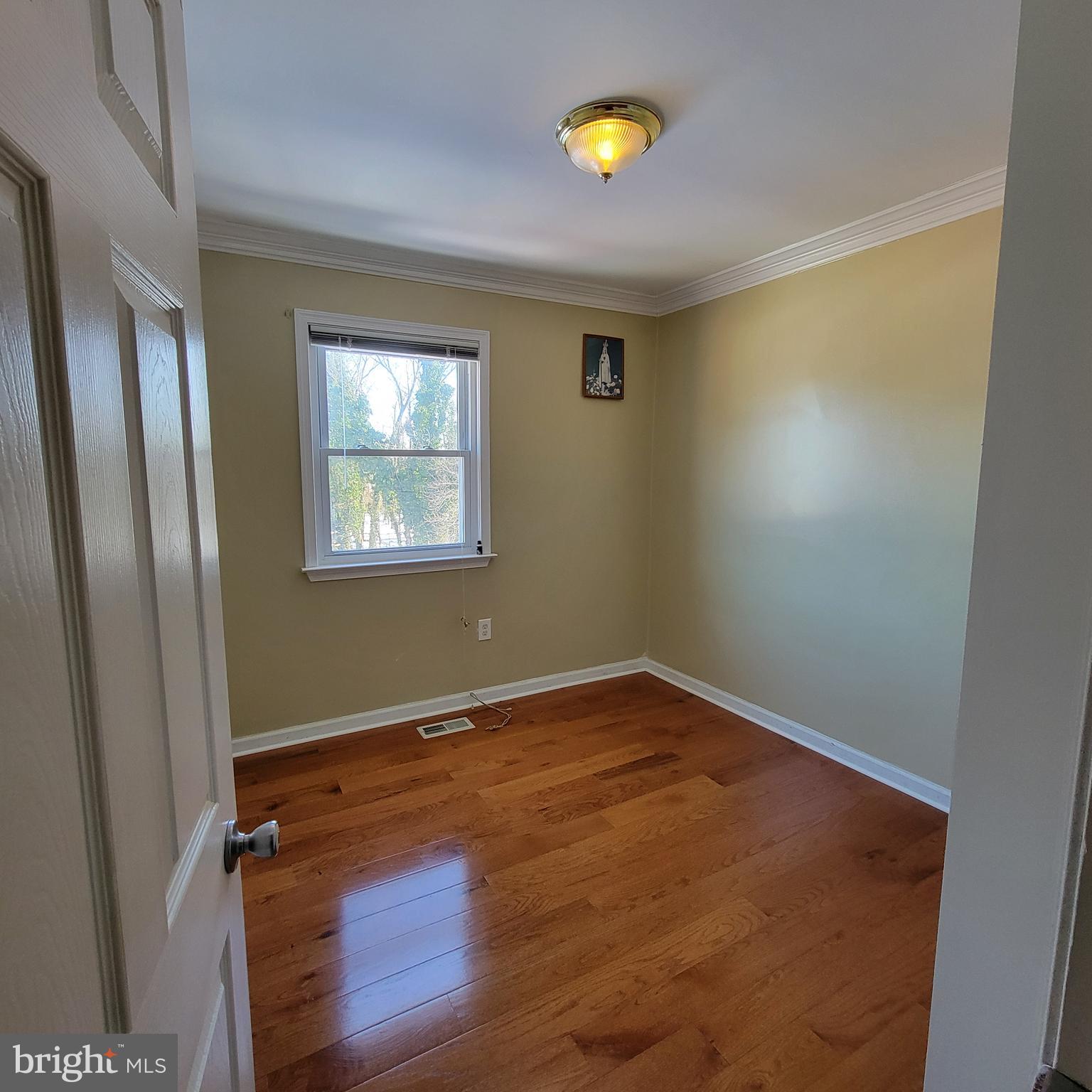 SOUTHGATE WOODS TOWNHOUSES - Residential