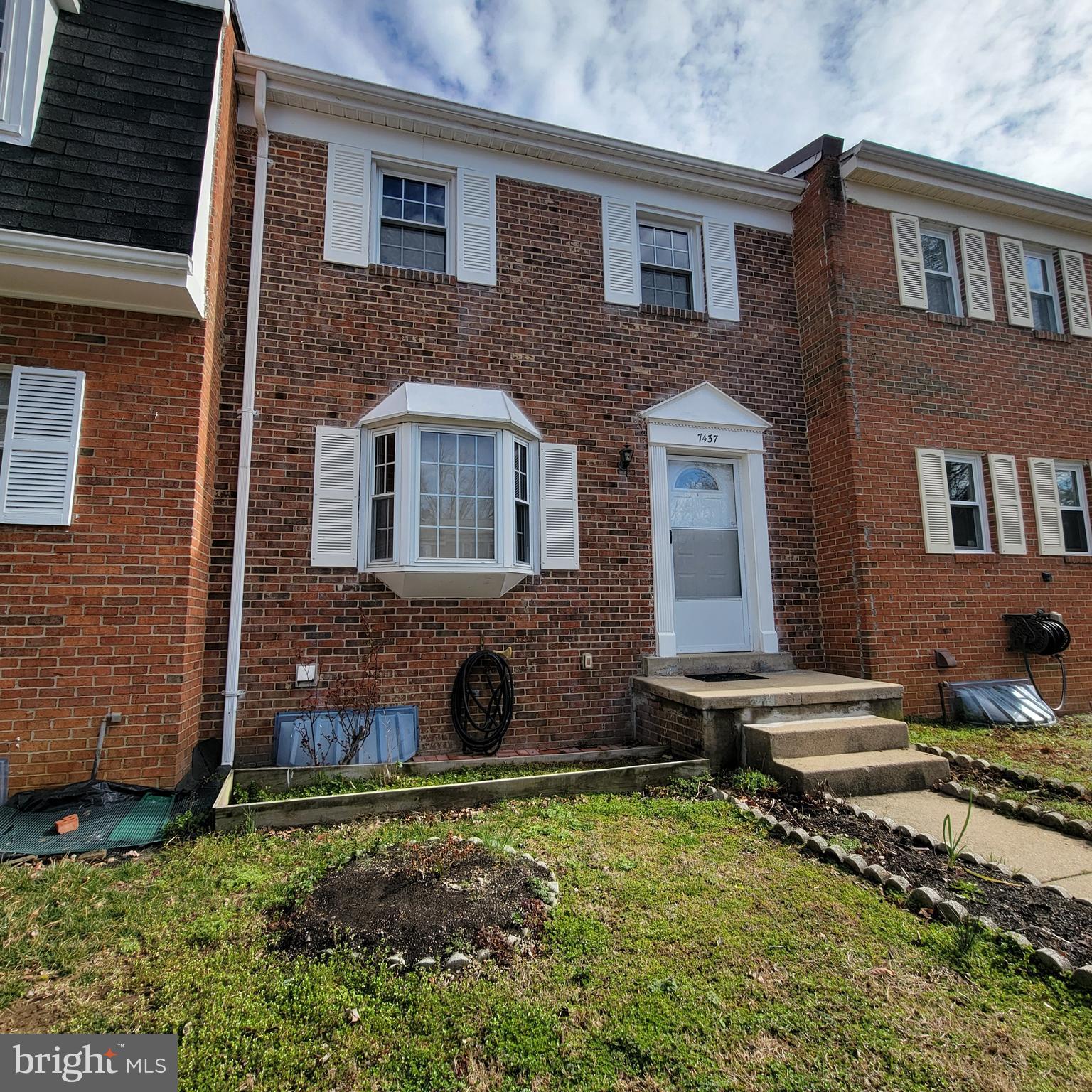 SOUTHGATE WOODS TOWNHOUSES - Residential