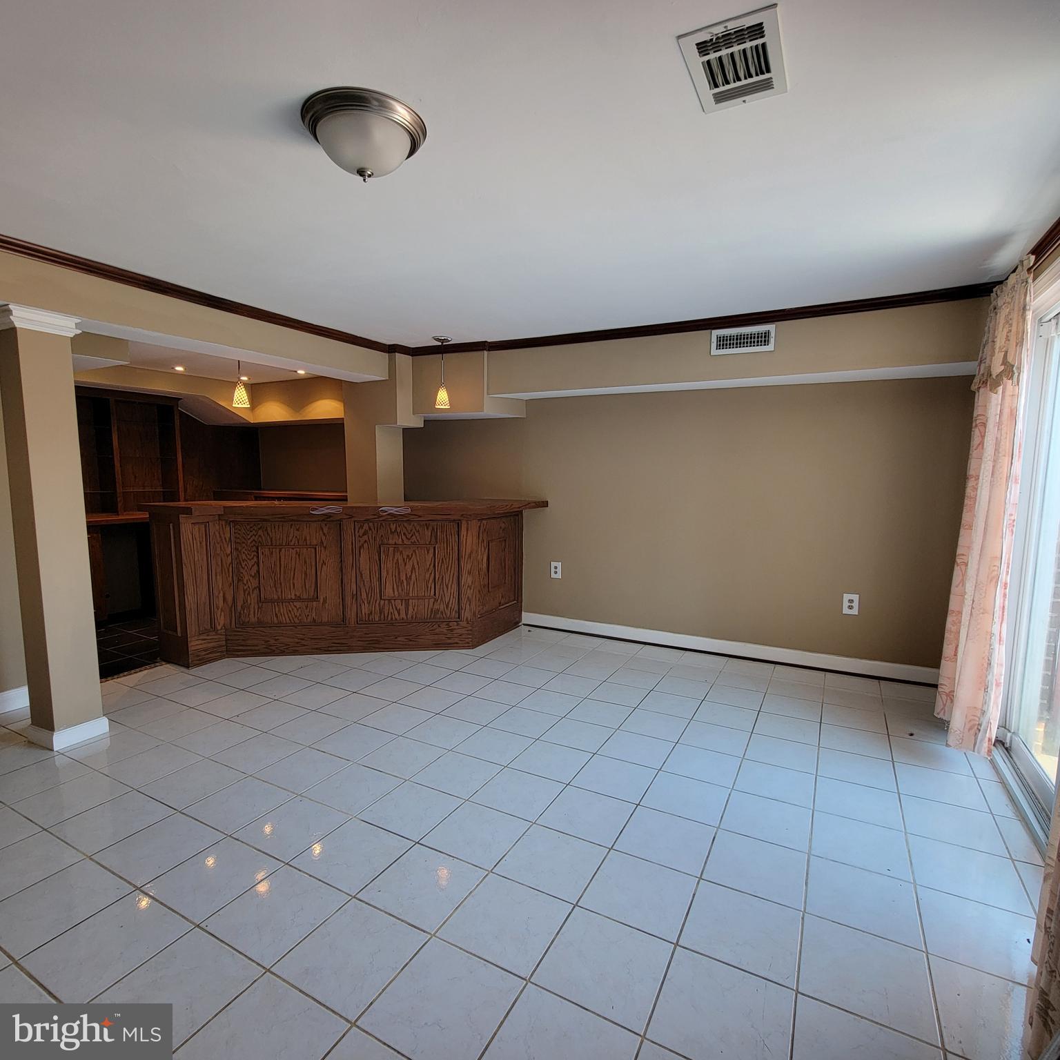 SOUTHGATE WOODS TOWNHOUSES - Residential