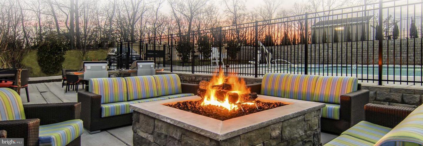 RESERVE AT PONDVIEW - Residential