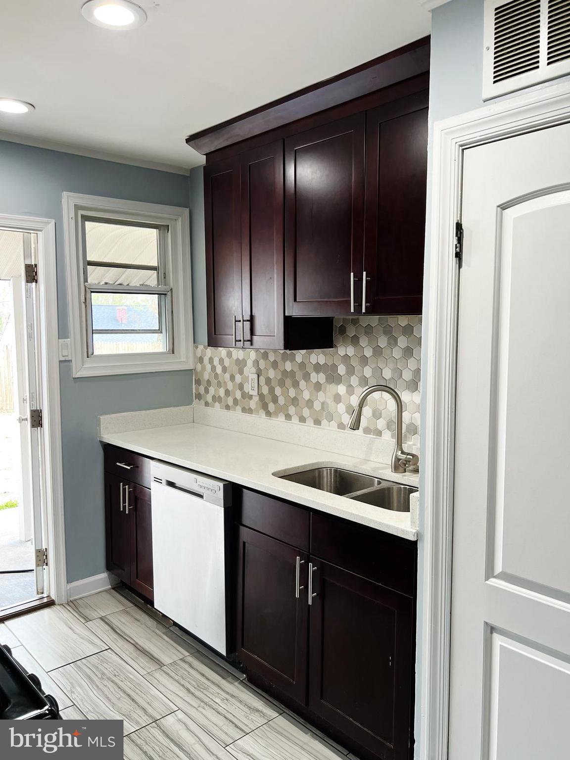 PALMER PARK 01 - Residential