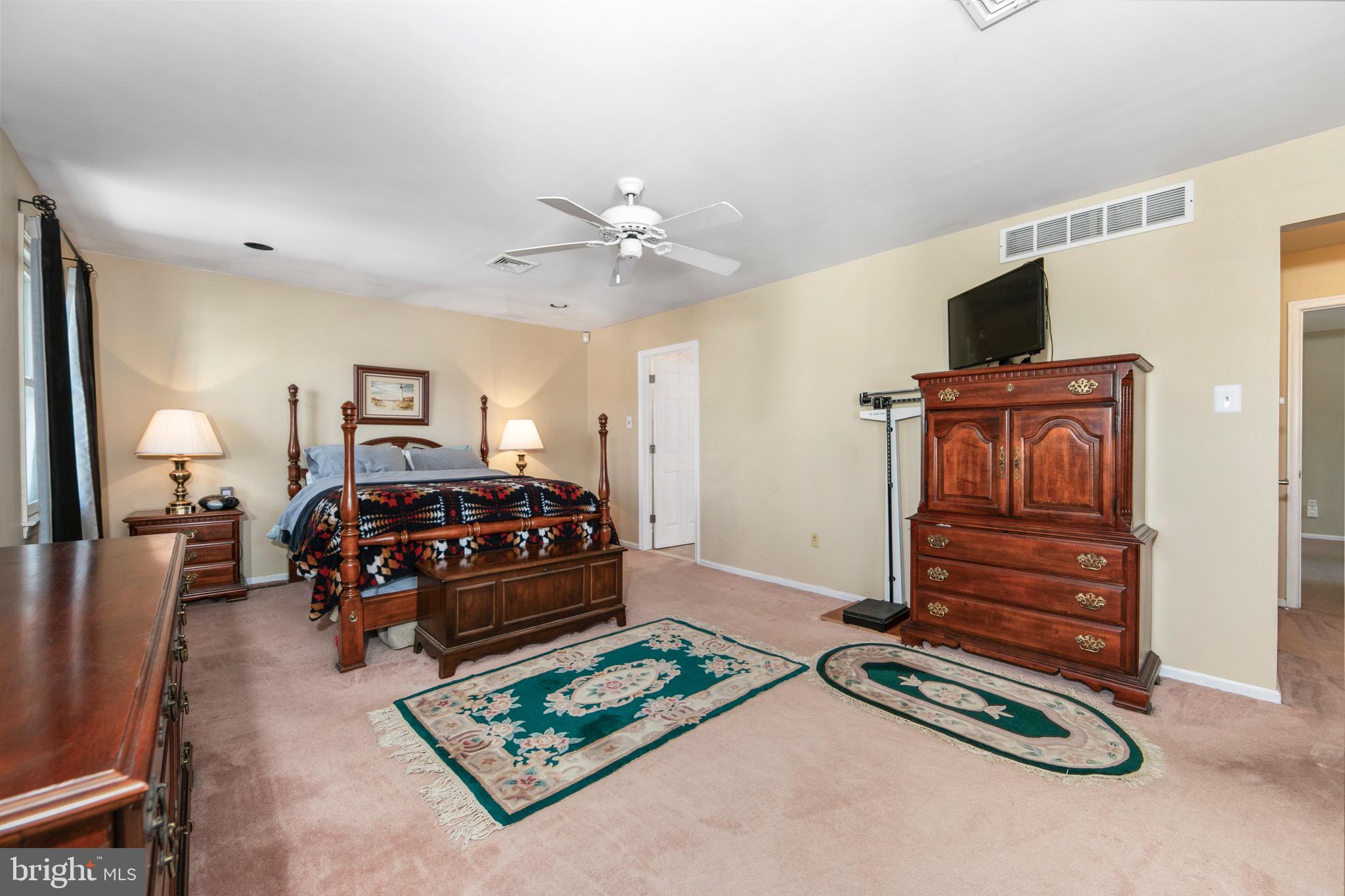 ACORN HILL - Residential