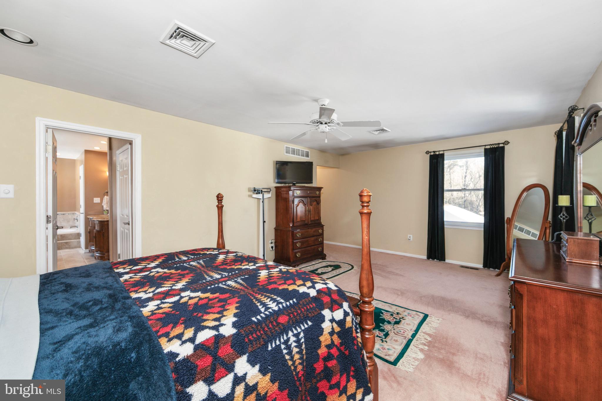 ACORN HILL - Residential