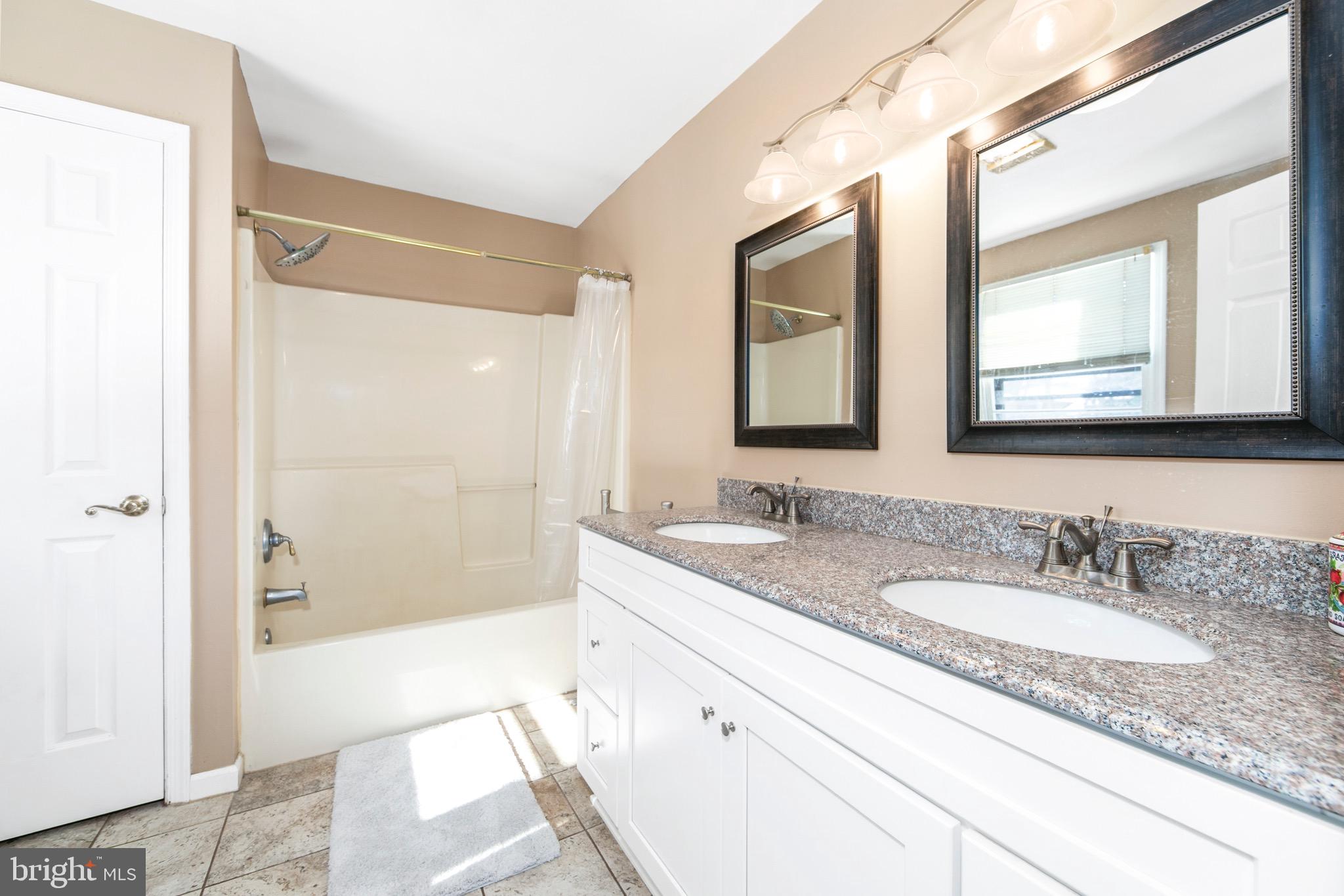 ACORN HILL - Residential