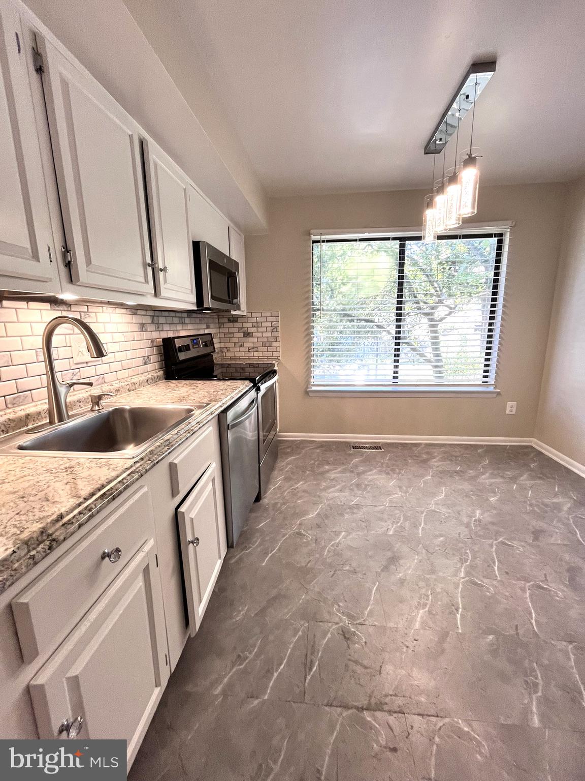 INVERNESS NORTH - Residential Lease