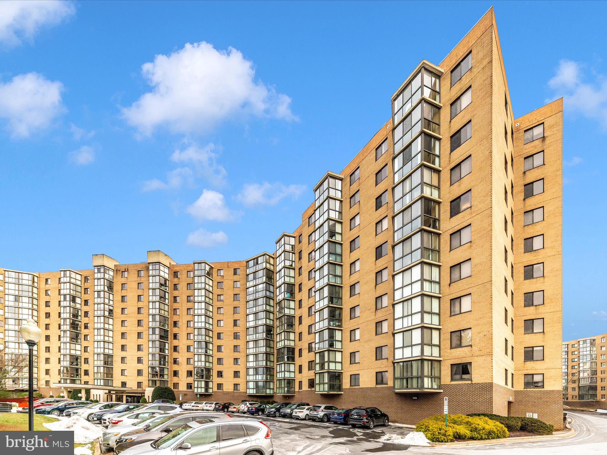 LEISURE WORLD - Residential