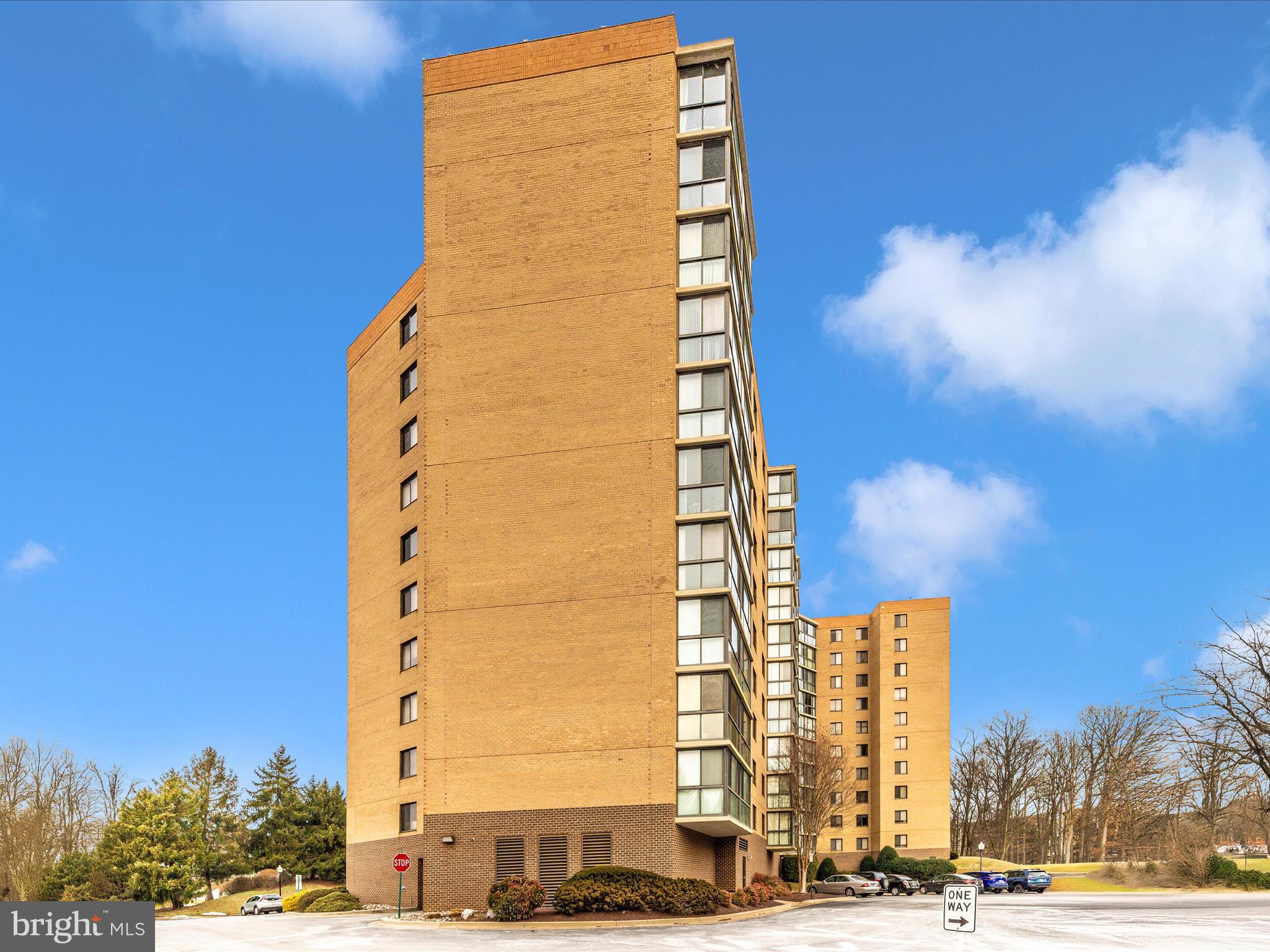 LEISURE WORLD - Residential