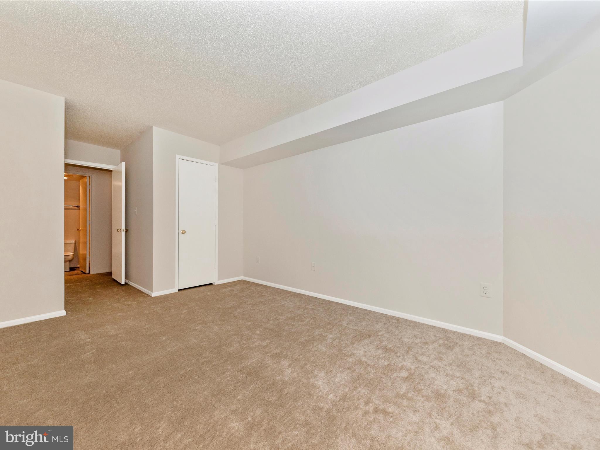 LEISURE WORLD - Residential