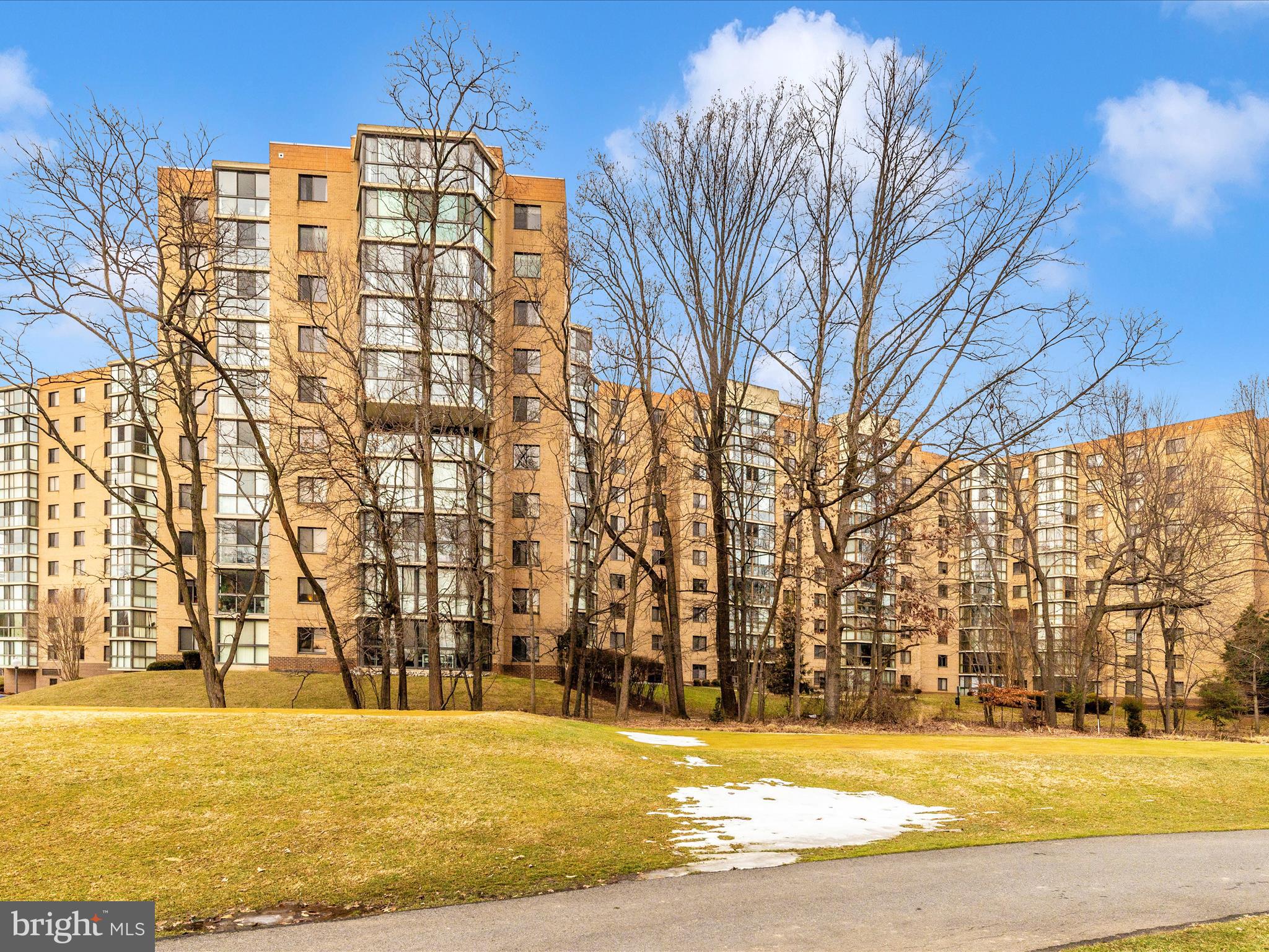 LEISURE WORLD - Residential