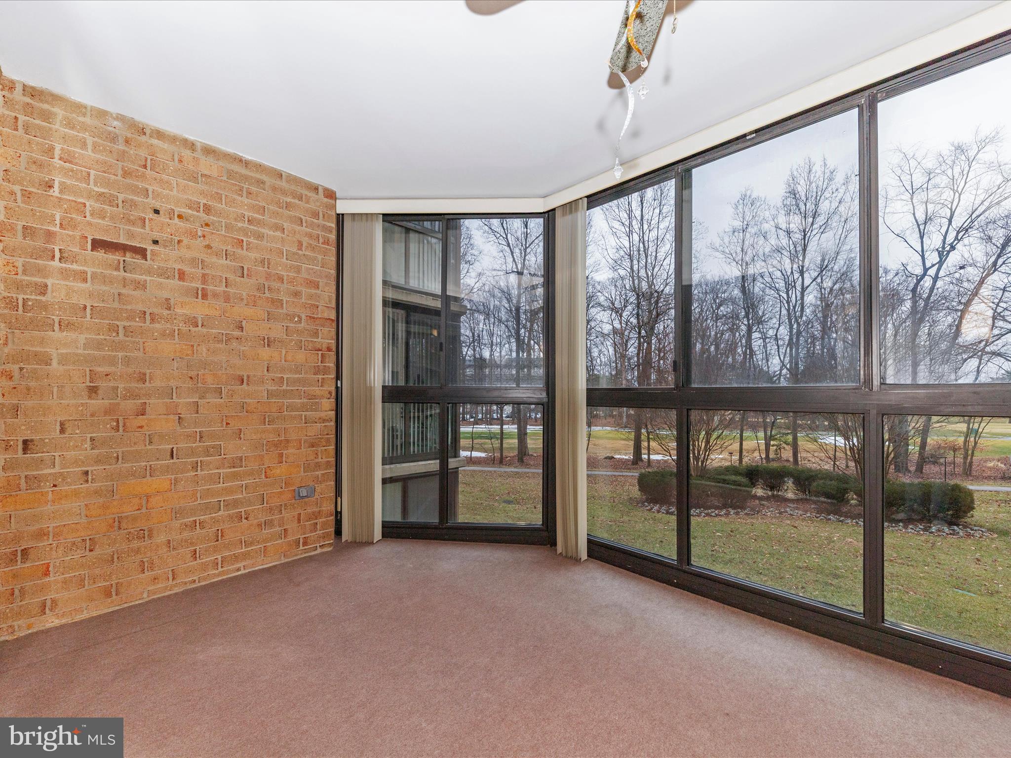 LEISURE WORLD - Residential