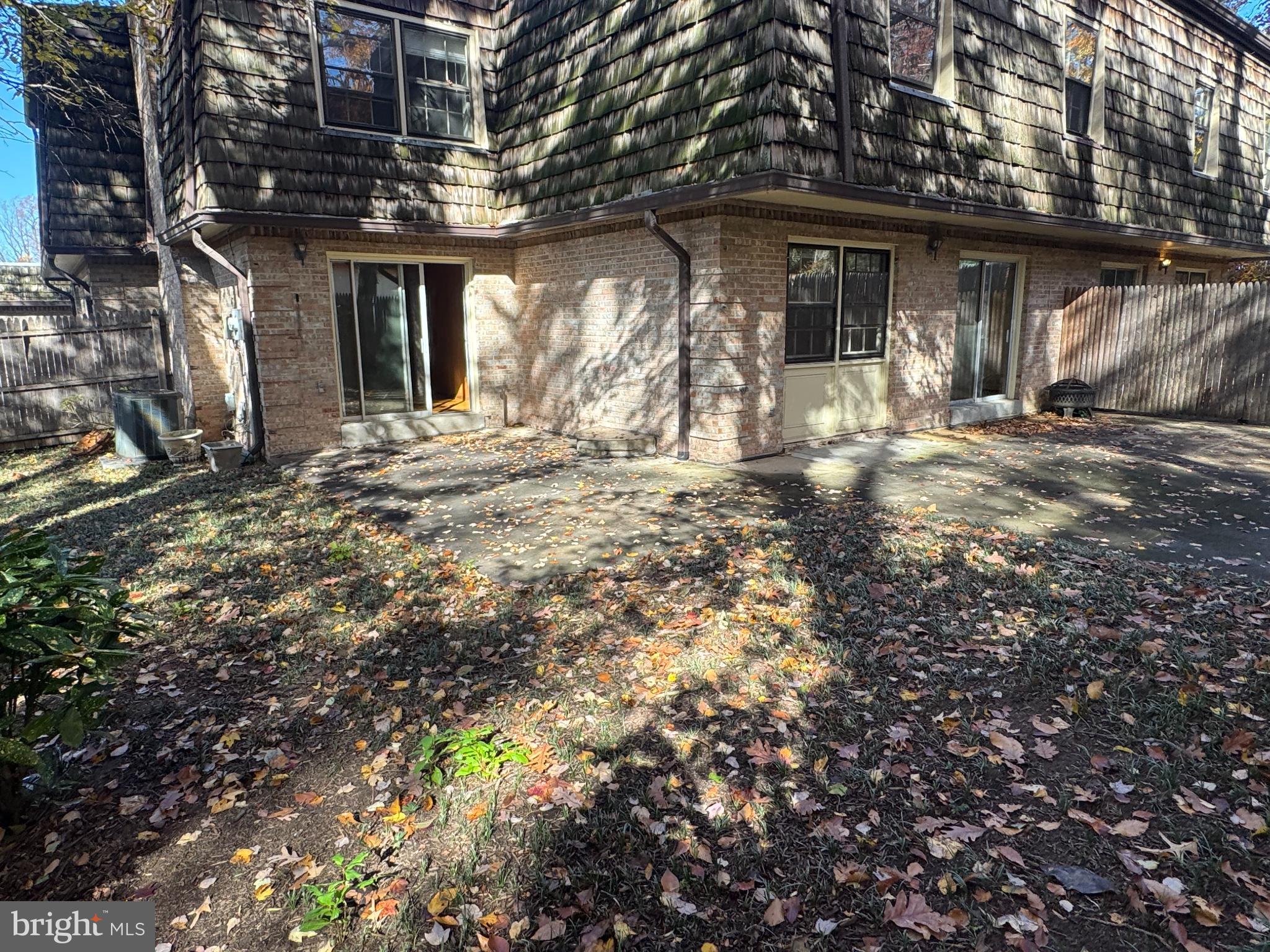 RAVENWOOD - Residential Lease