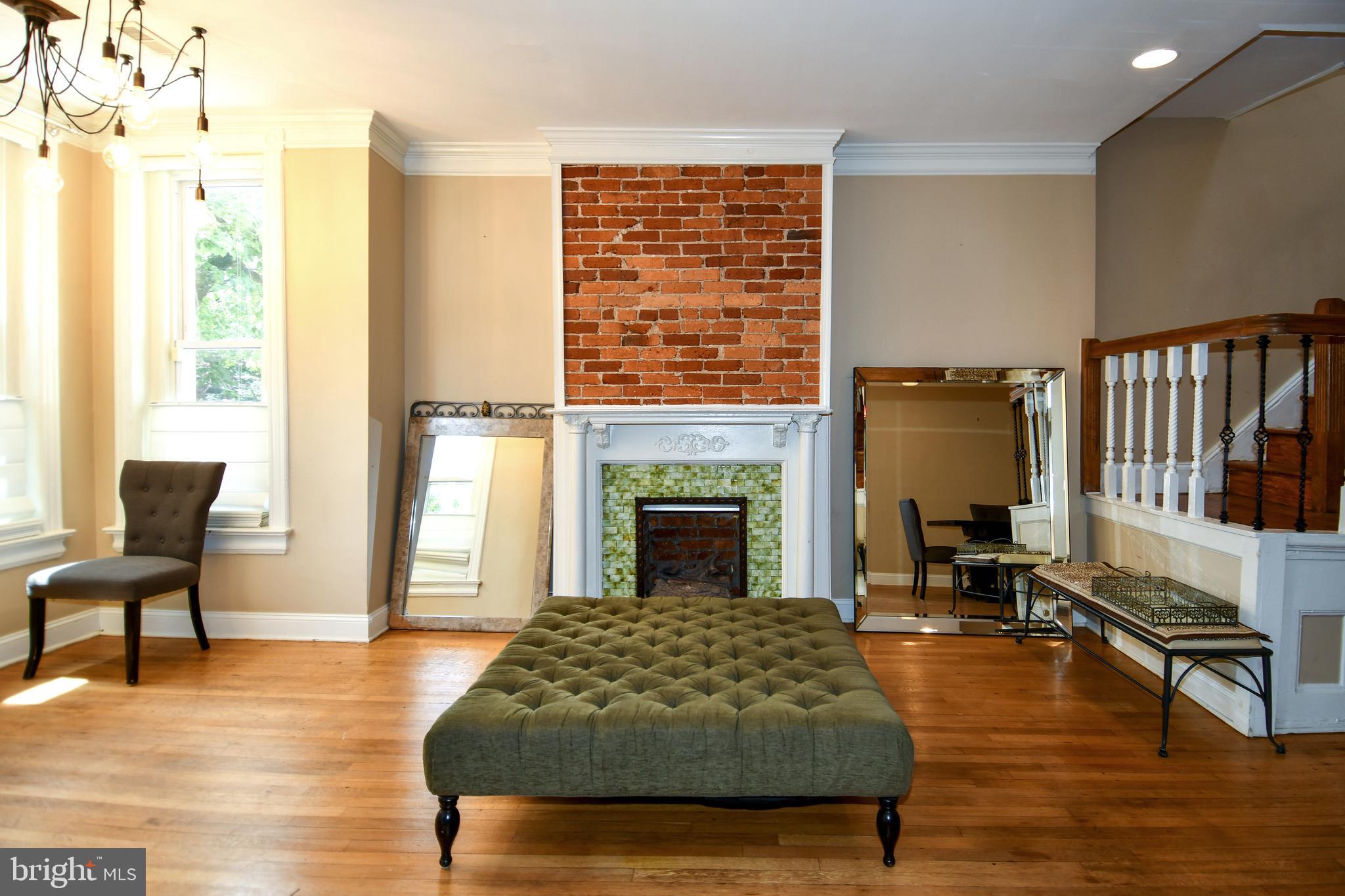 11 R STREET NW