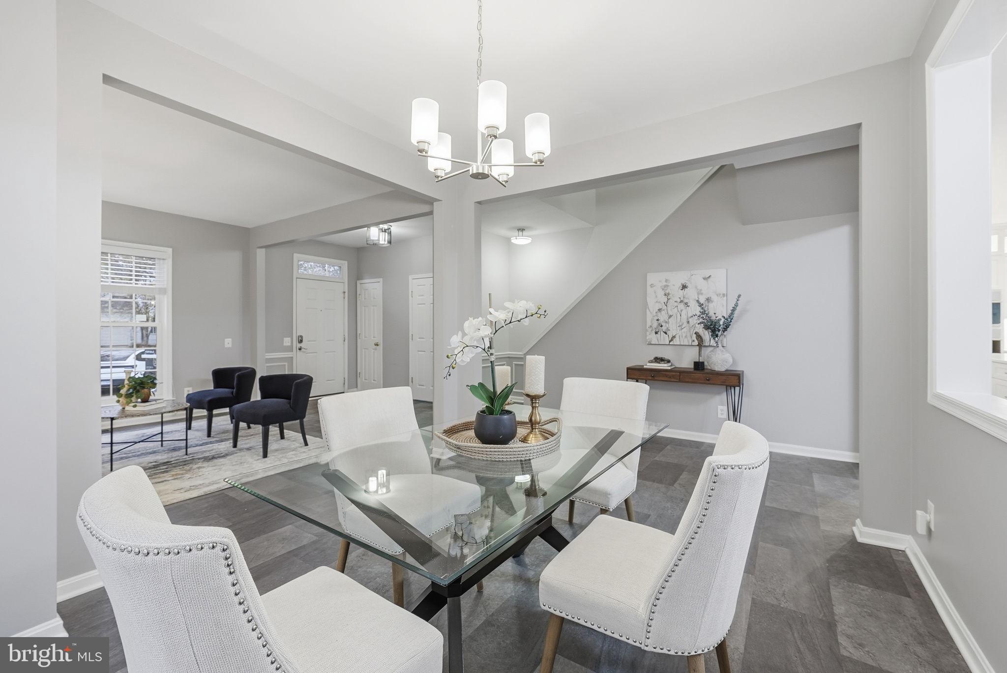 THE COURTS OF FOX MILL - Residential