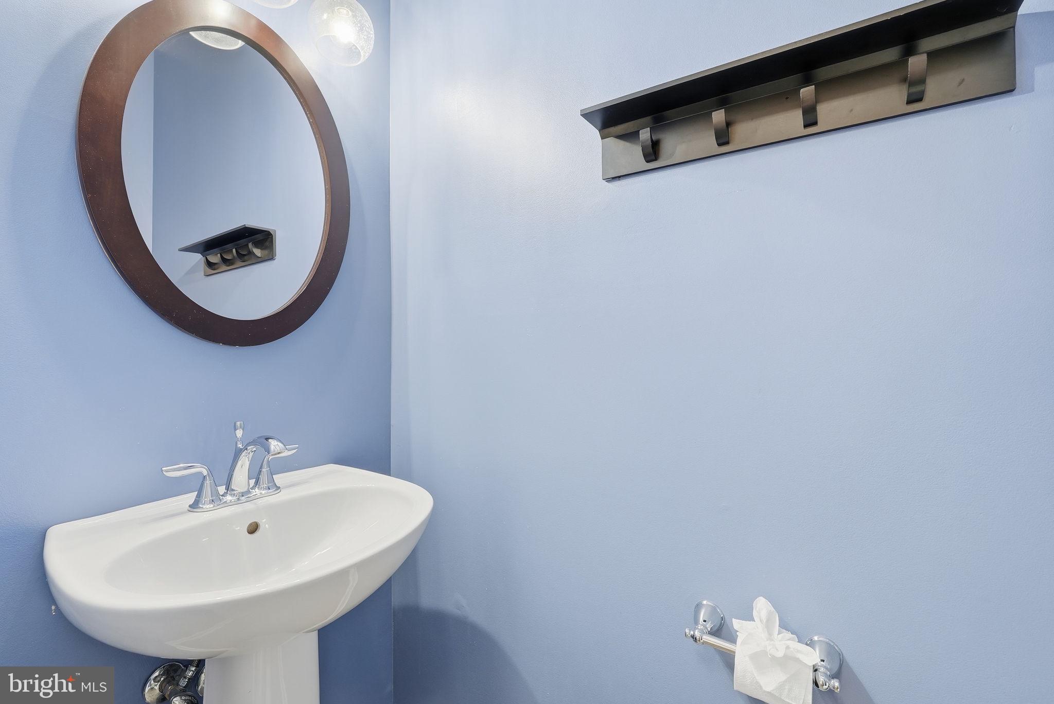 THE COURTS OF FOX MILL - Residential