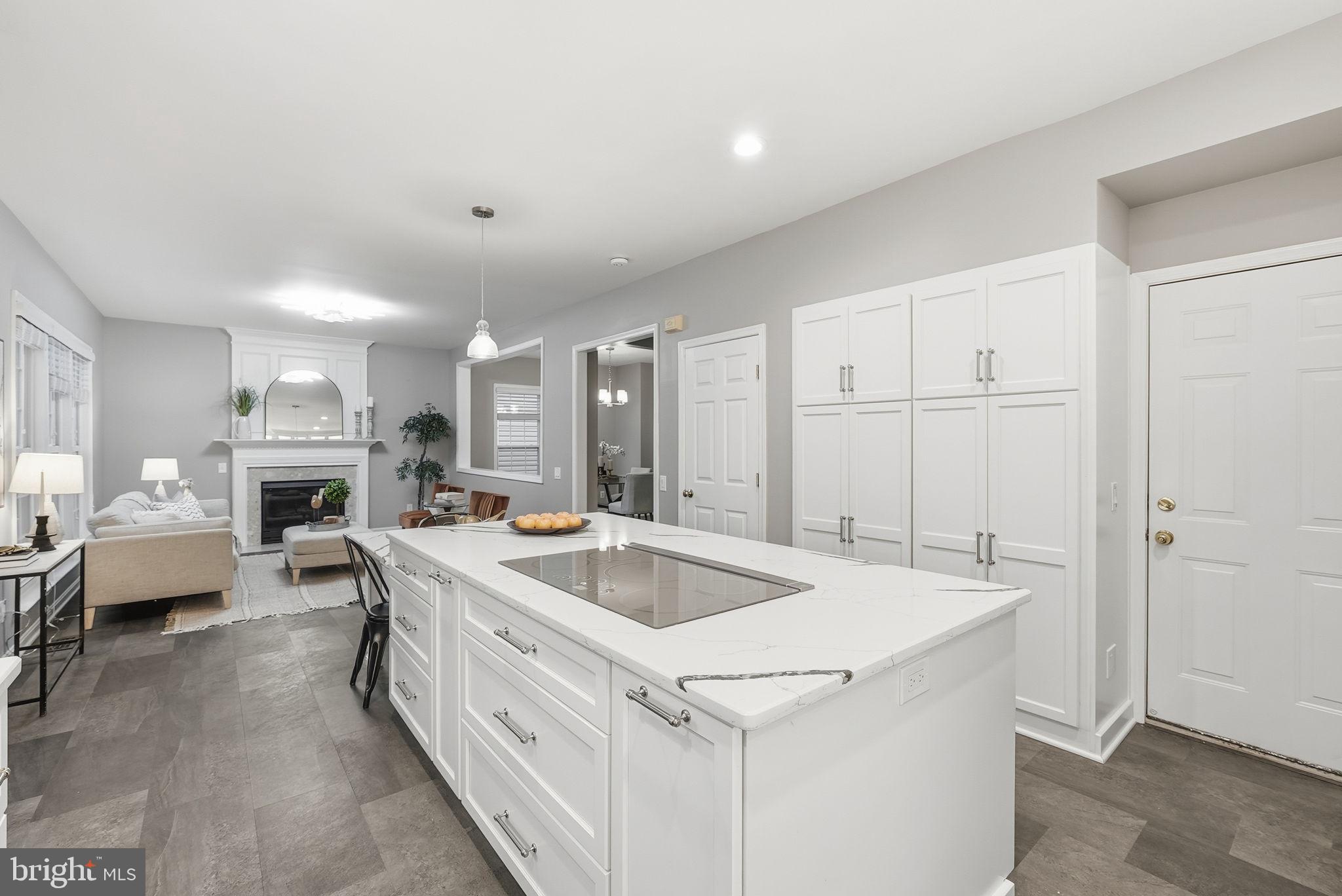 THE COURTS OF FOX MILL - Residential