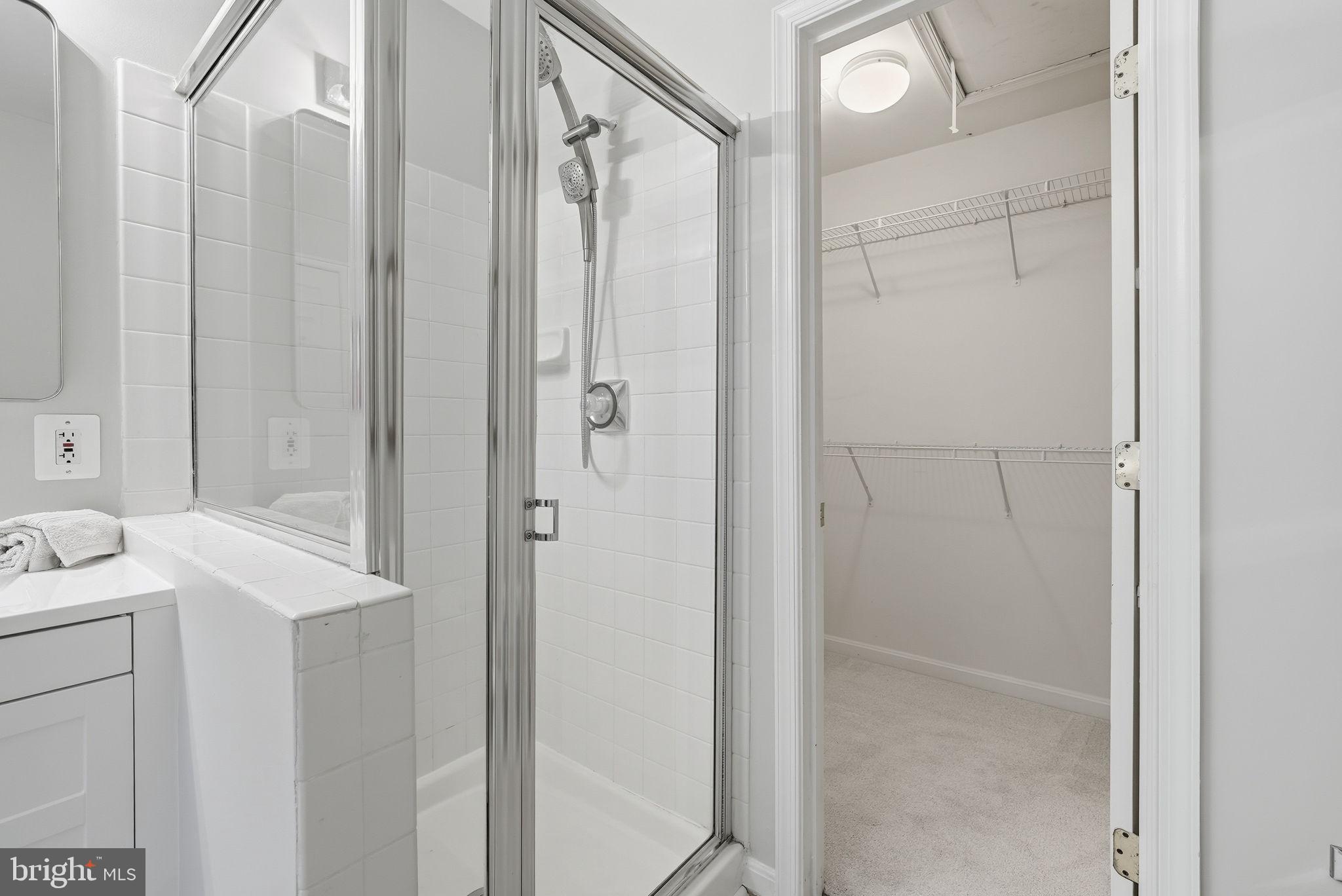 THE COURTS OF FOX MILL - Residential