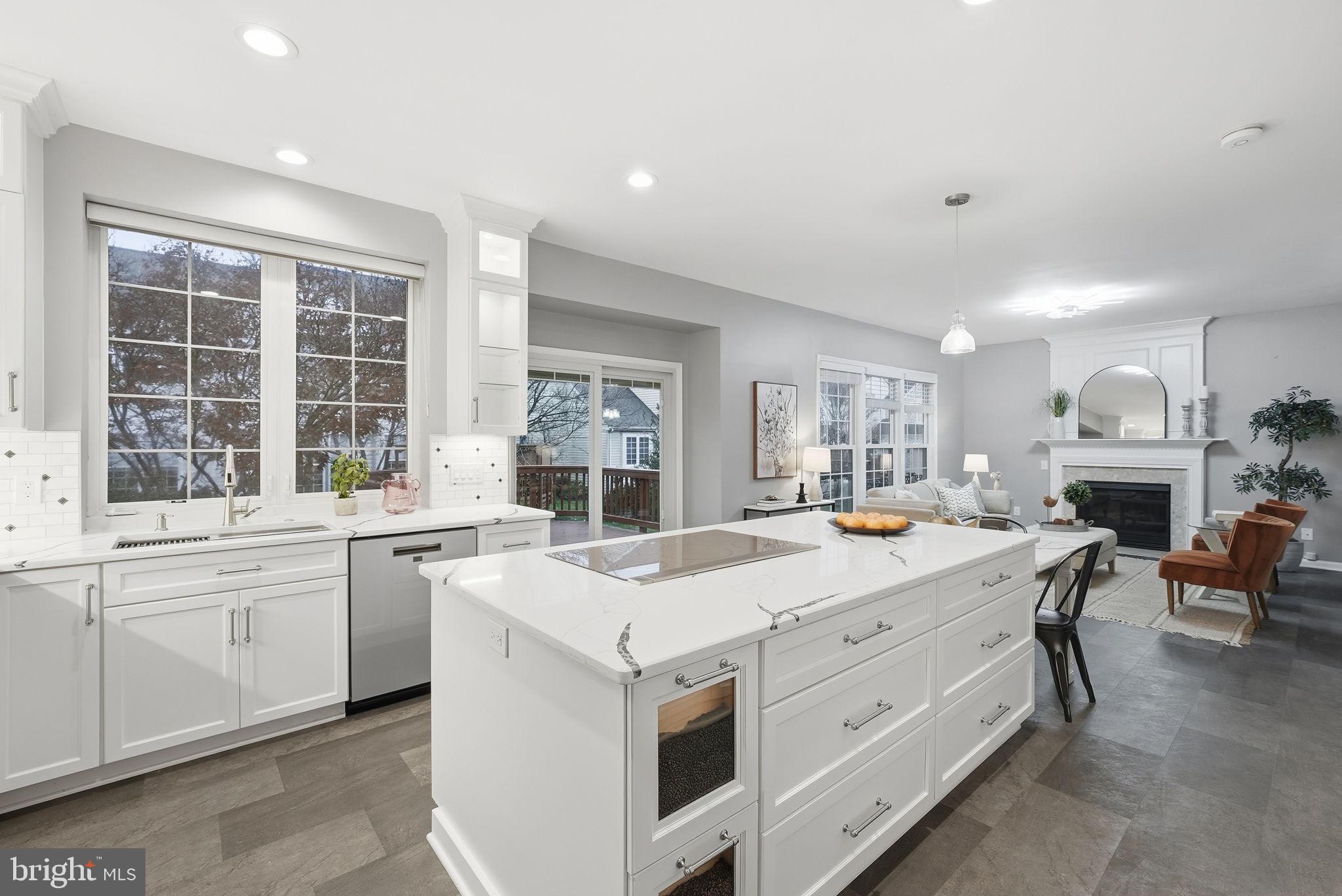 THE COURTS OF FOX MILL - Residential