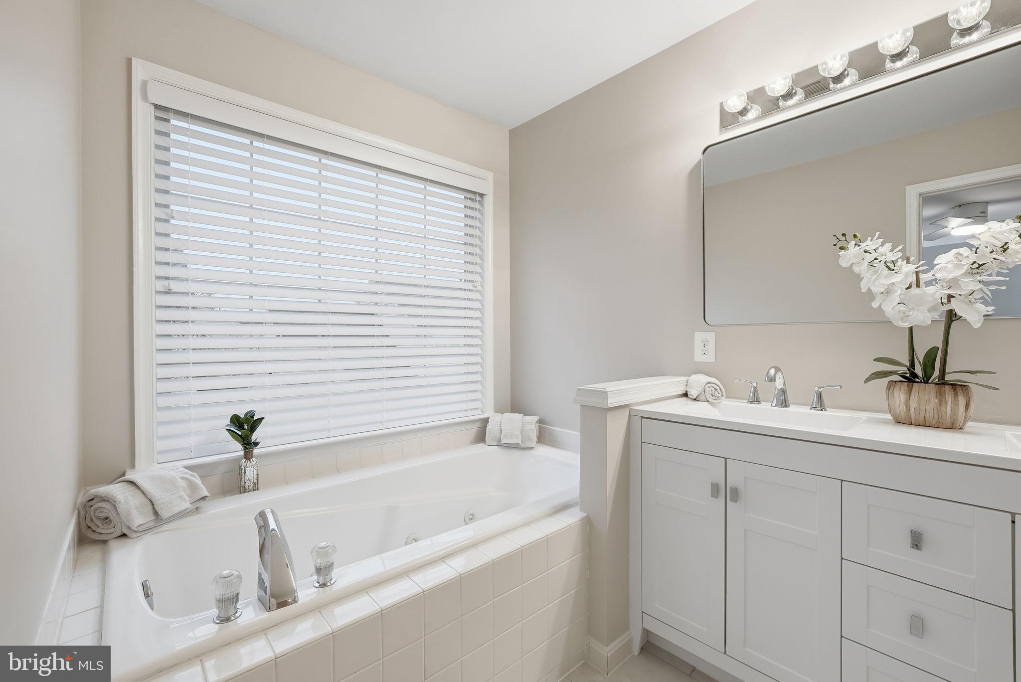 THE COURTS OF FOX MILL - Residential