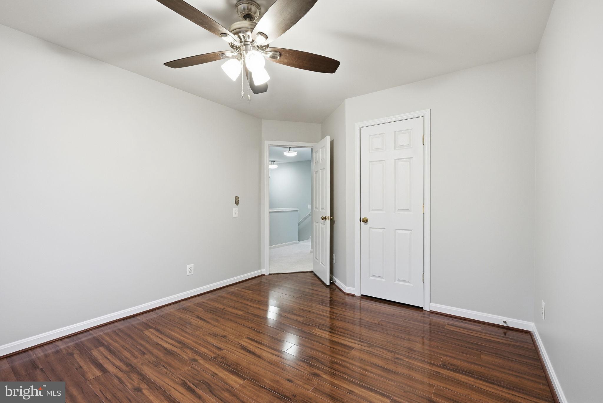 THE COURTS OF FOX MILL - Residential