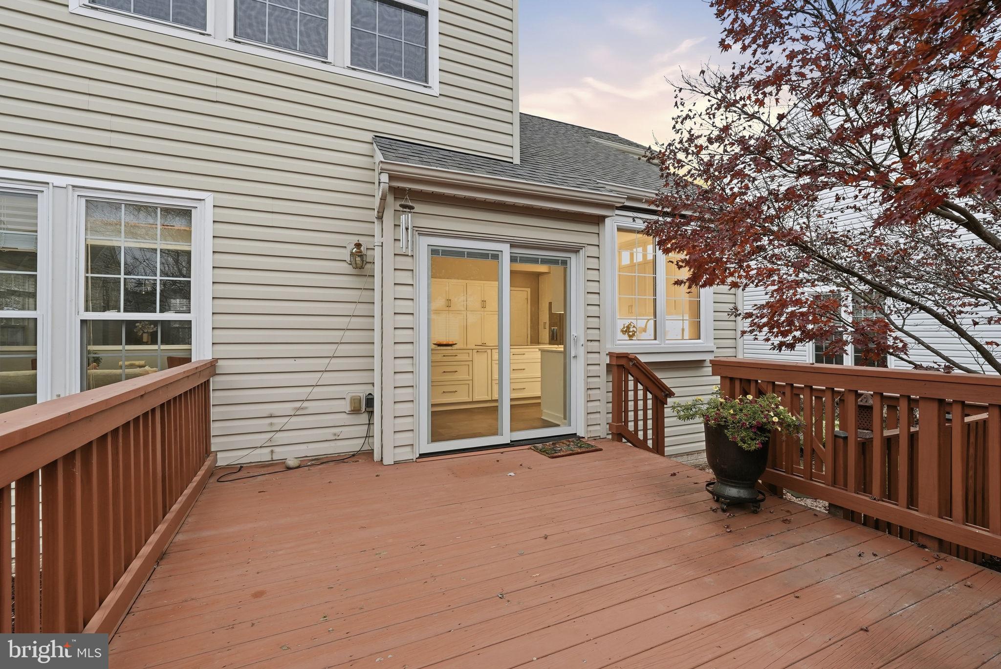 THE COURTS OF FOX MILL - Residential