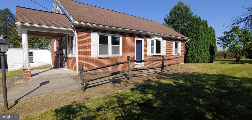 Photo of 1631 Graystone Road, East Petersburg, PA 17520 (MLS # PALA2058784)