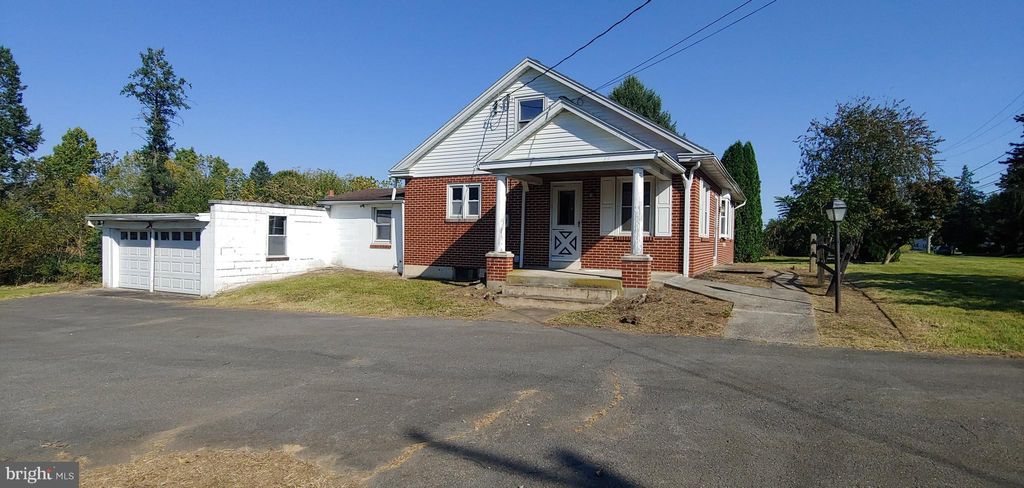 Photo of 1631 Graystone Road, East Petersburg, PA 17520 (MLS # PALA2058784)